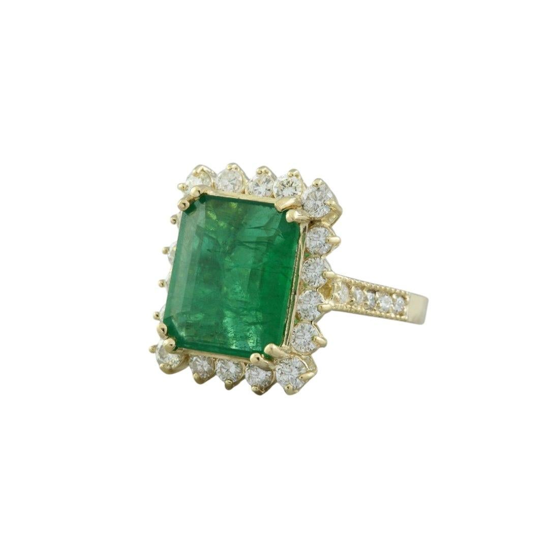 18 Karat Yellow Gold Diamond Natural Deep Emerald Ring for Her For Sale 4