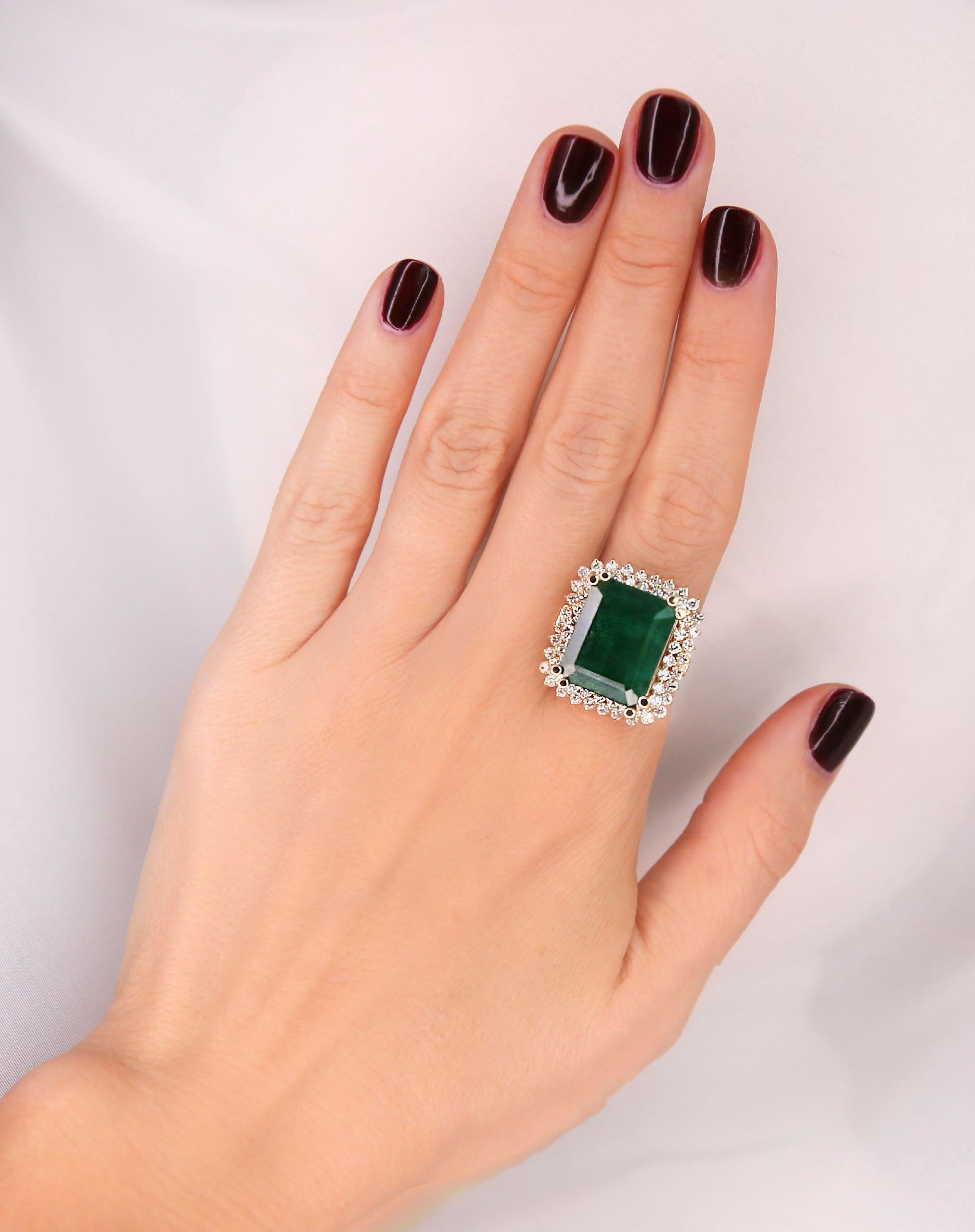 Modern 18 Karat Yellow Gold Diamond Natural Deep Emerald Ring for Her For Sale