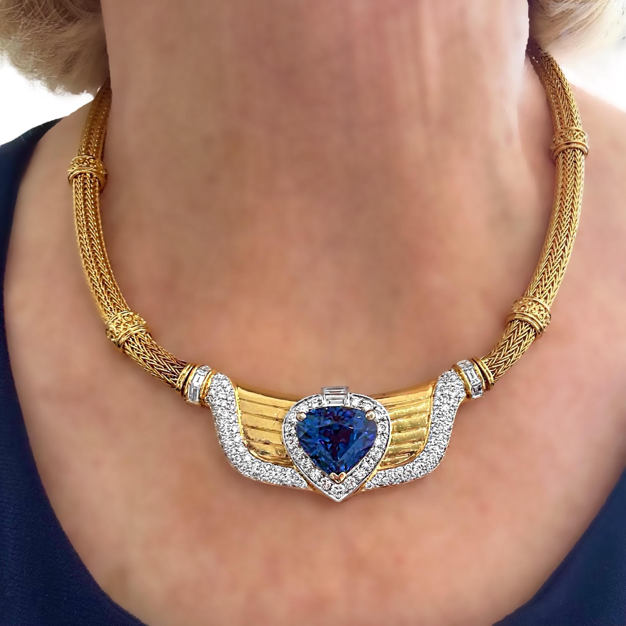 18K Gelbgold & Diamant Halskette mit einem 16.38Ct Tansanit in der Mitte im Angebot 7
