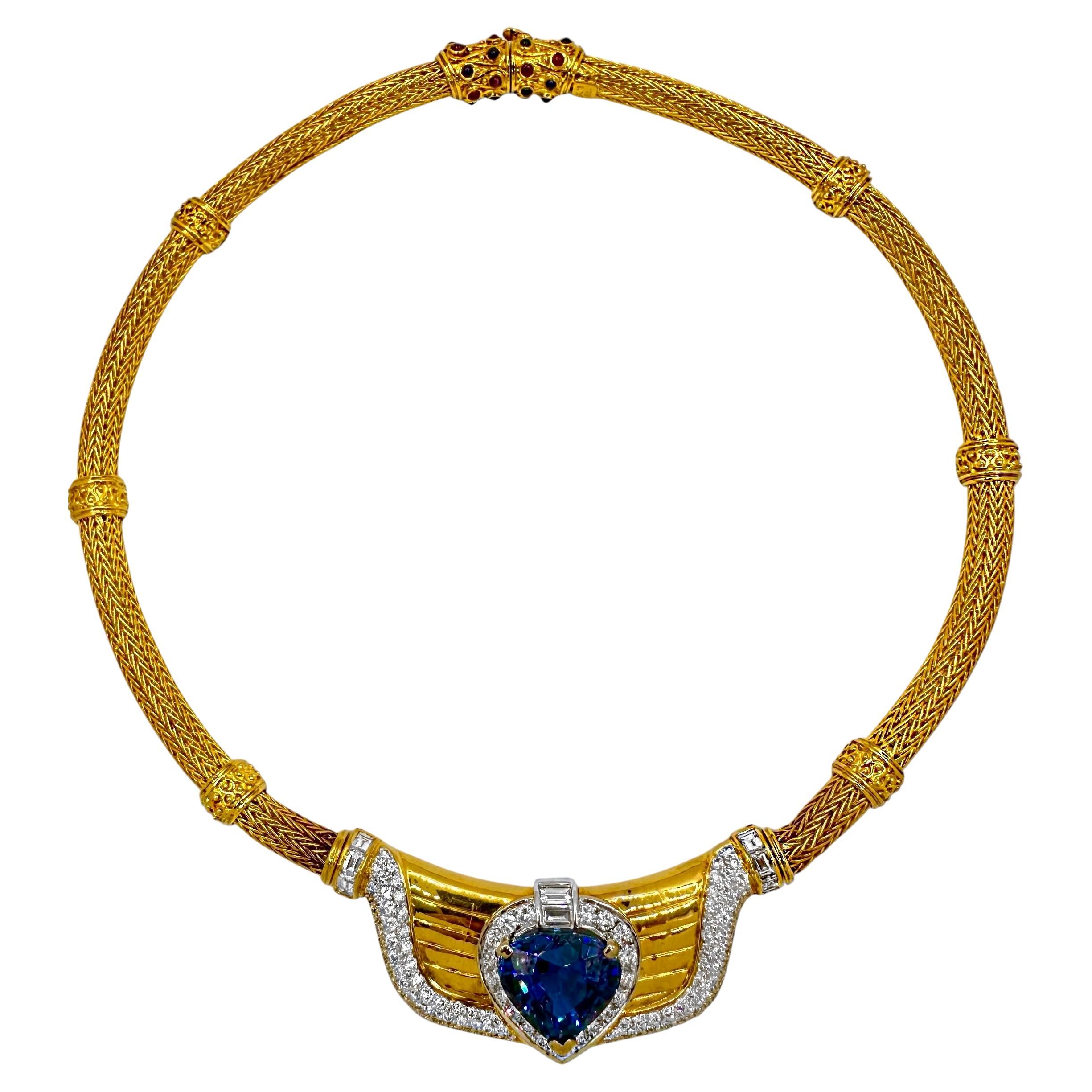 18K Gelbgold & Diamant Halskette mit einem 16.38Ct Tansanit in der Mitte im Angebot