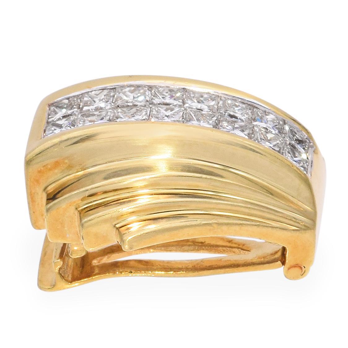 Pendentif Slide Omega en or jaune 18k avec diamants en vente 1