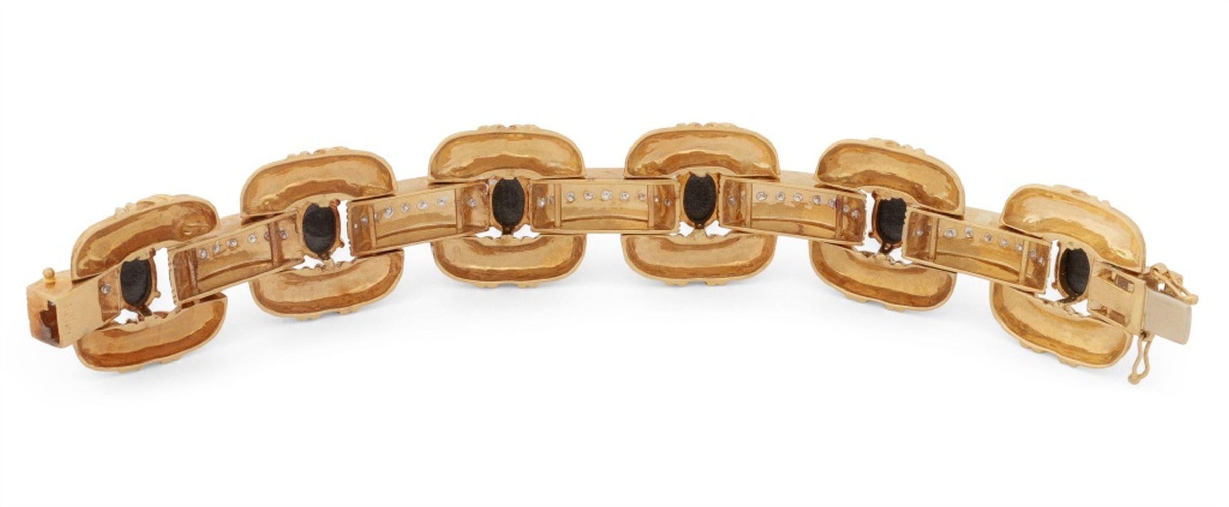 Bracelet en or jaune 18K avec diamant et onyx en vente 6