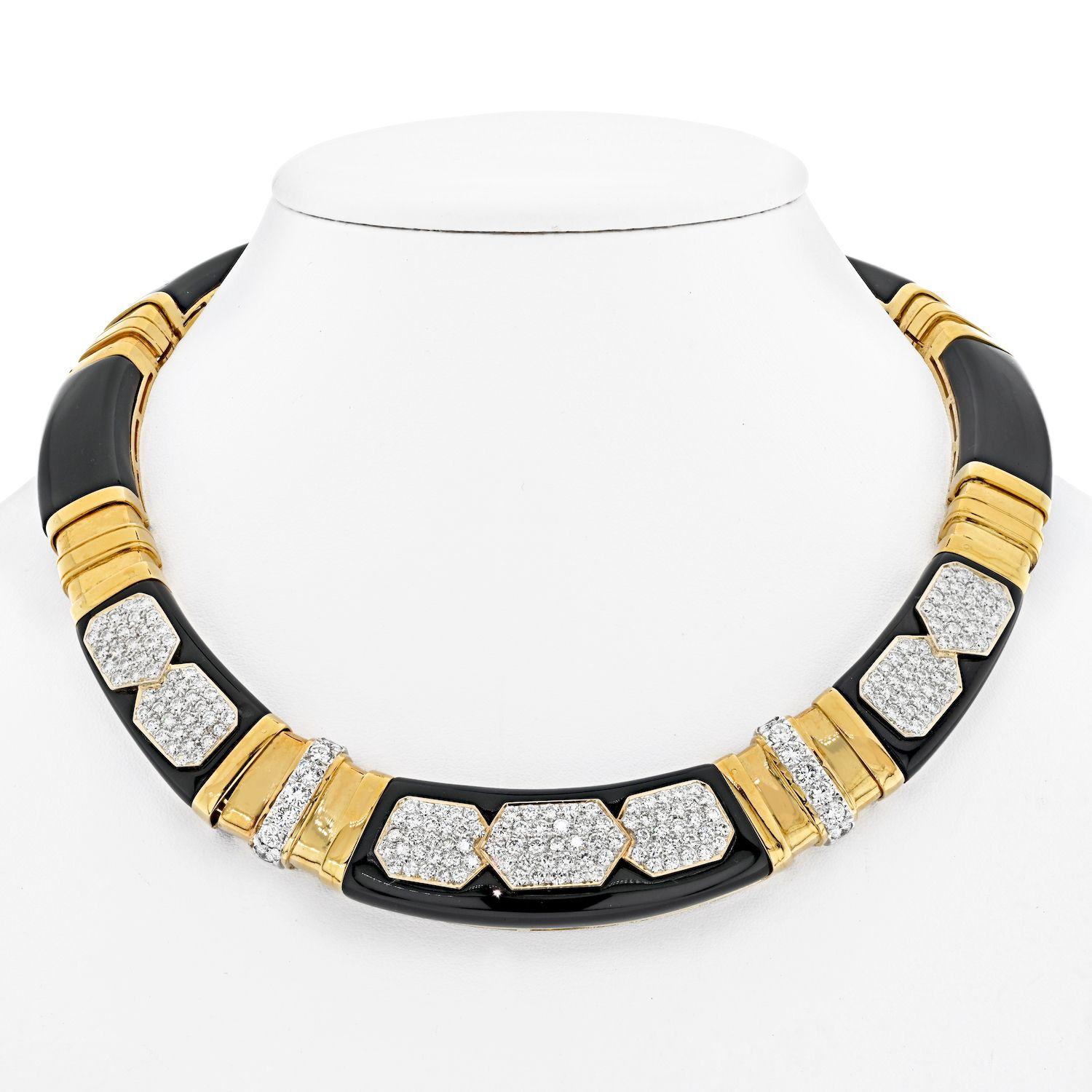 18K Yellow Gold Diamond, Onyx Gold Link Collar Necklace In Excellent Condition For Sale In New York, NY