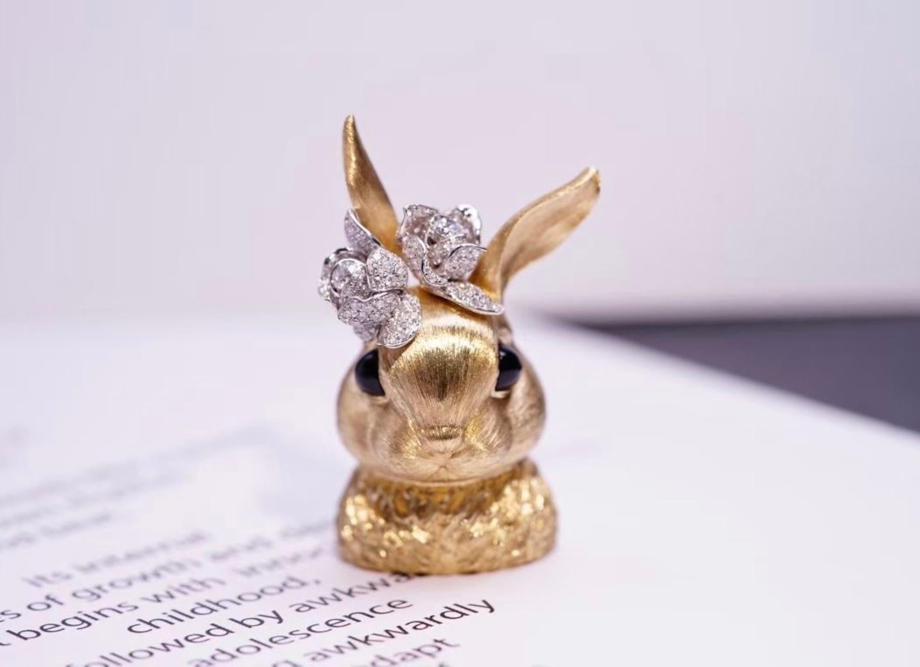 18K Yellow Gold Diamond & Onyx 'Rabbit and Flower' Brooch & Pendant For Sale 3