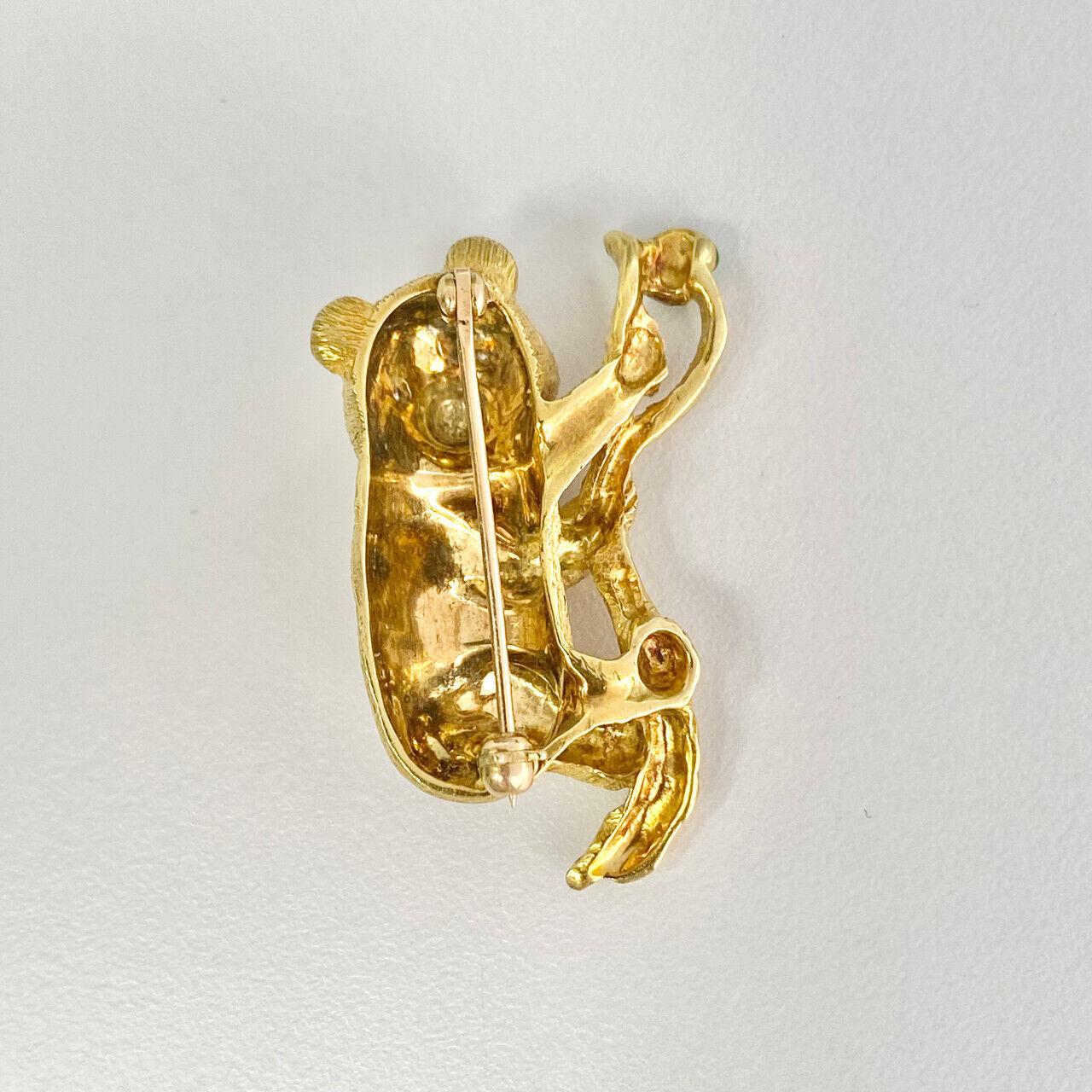 18k Yellow Gold Diamond Panda Pin-Brooch In Excellent Condition For Sale In Los Angeles, CA