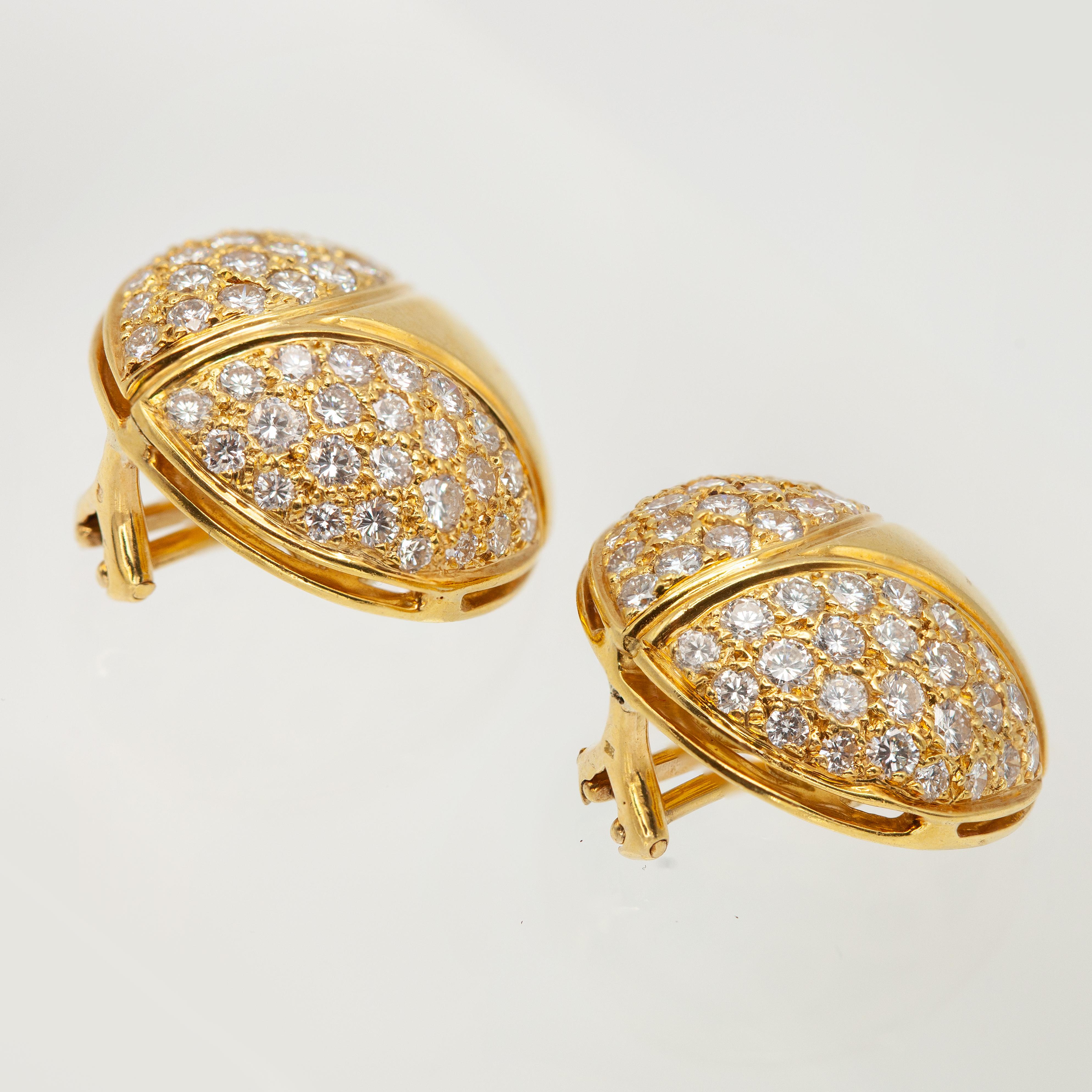 18K Gelbgold Diamant Pave Kuppel Clip-On Ohrringe (Brillantschliff) im Angebot