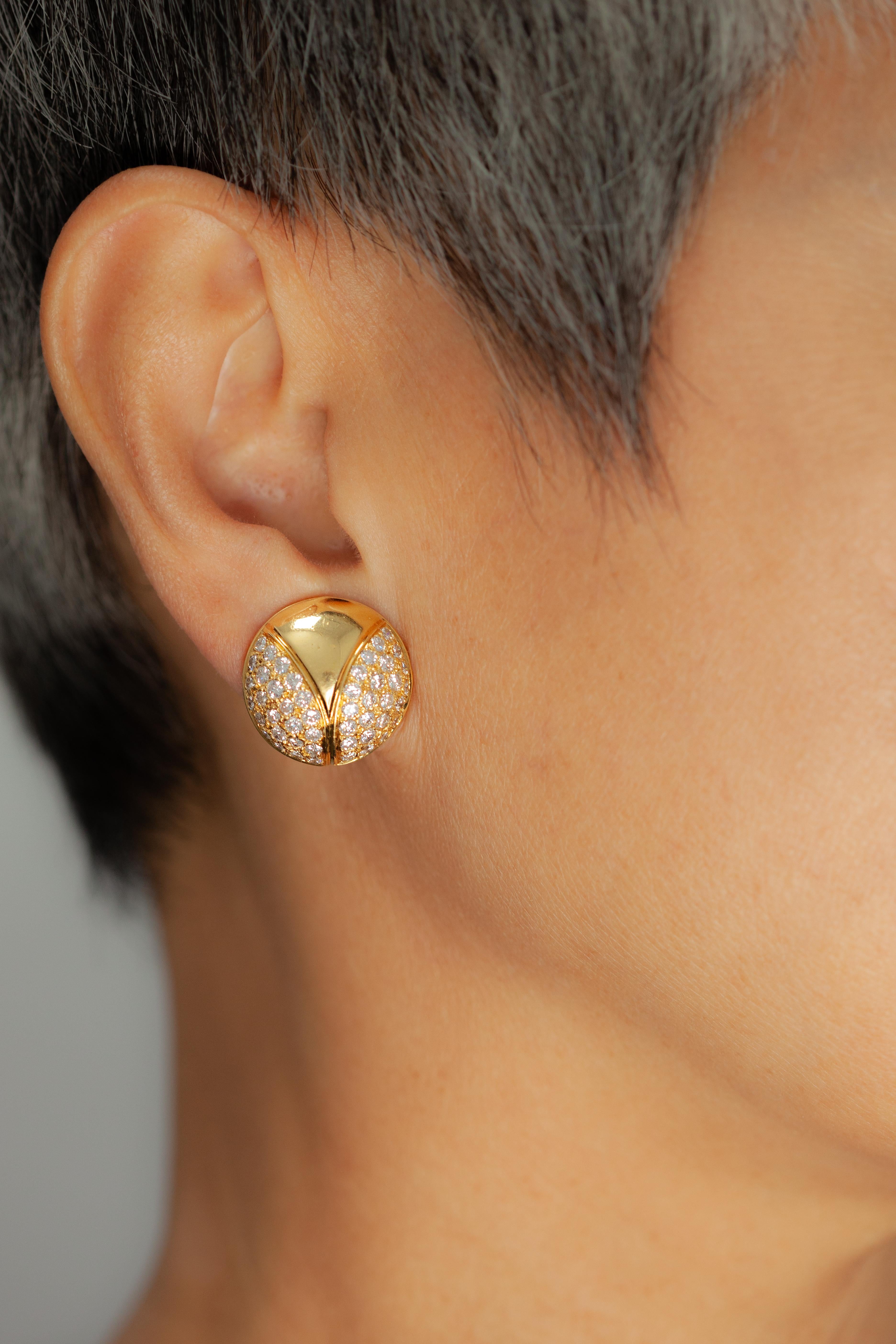 18K Gelbgold Diamant Pave Kuppel Clip-On Ohrringe im Angebot 1