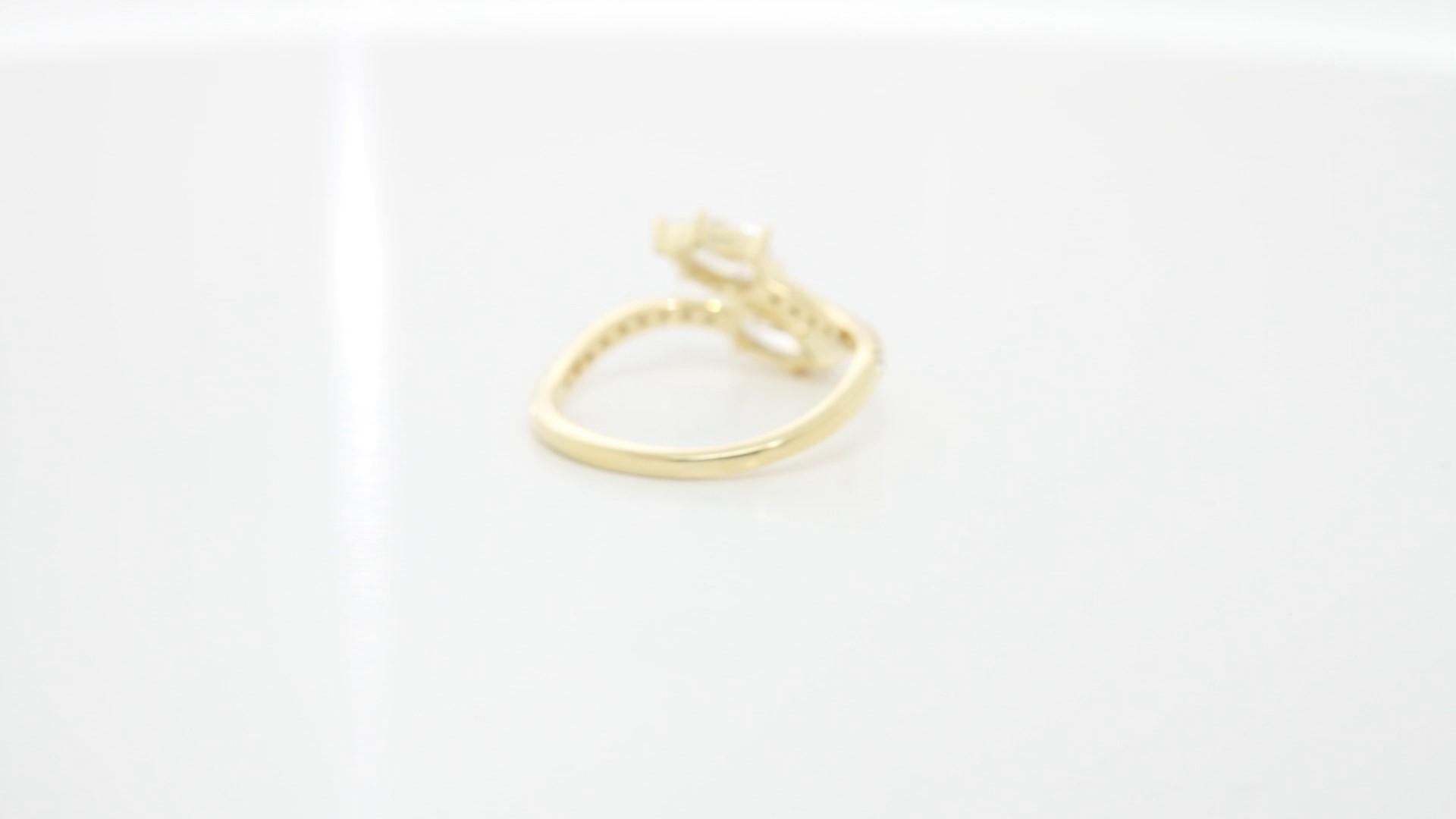 Bague habillée en or jaune 18 carats avec diamants en forme de poire (GIA) Neuf - En vente à Hong Kong, HK