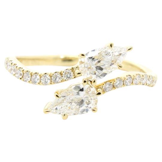 Bague habillée en or jaune 18 carats avec diamants en forme de poire (GIA) en vente