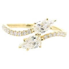 Bague habillée en or jaune 18 carats avec diamants en forme de poire (GIA)