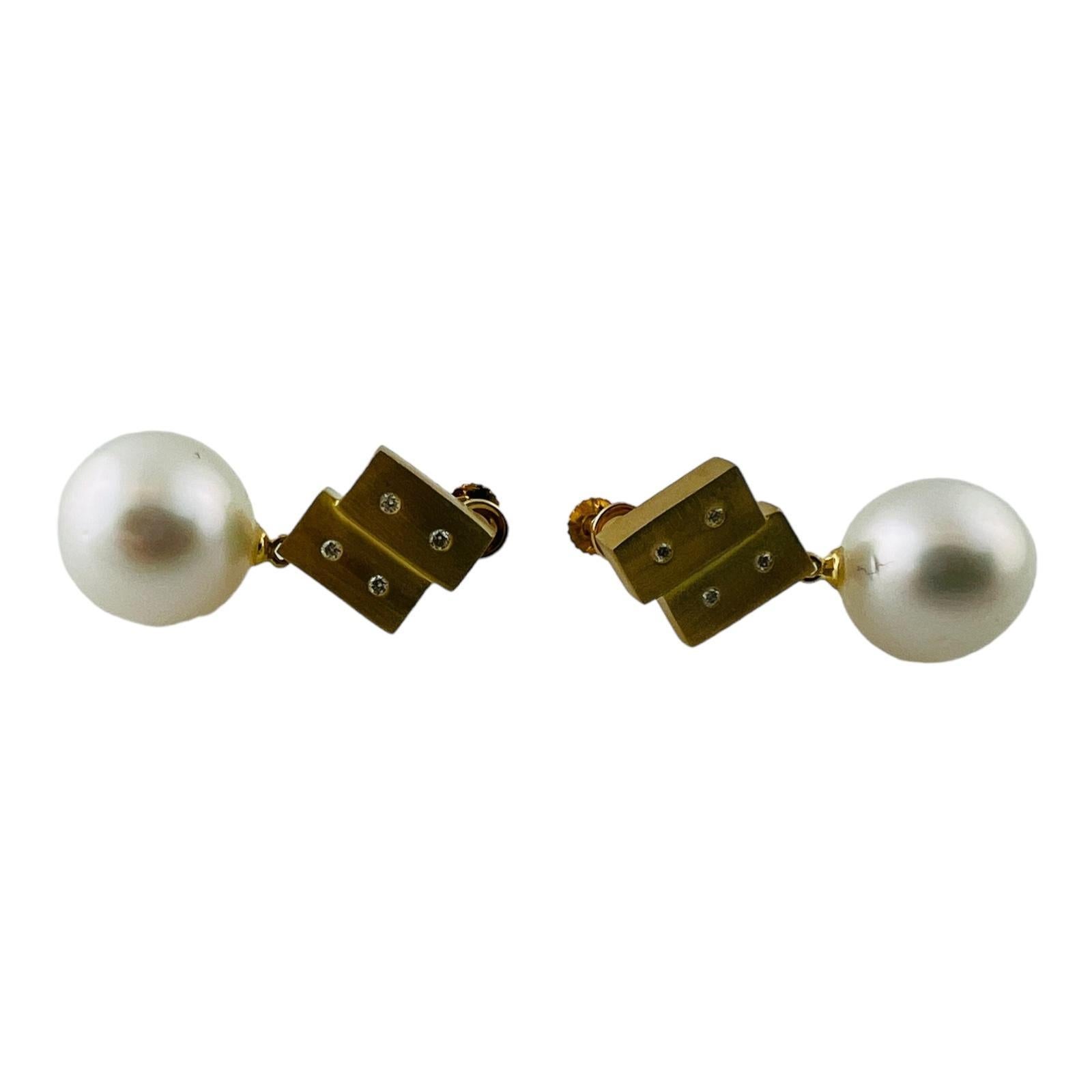 18K Yellow Gold Diamond & Pearl Non-Pierced Dangle Earrings #16479 In Good Condition For Sale In Washington Depot, CT