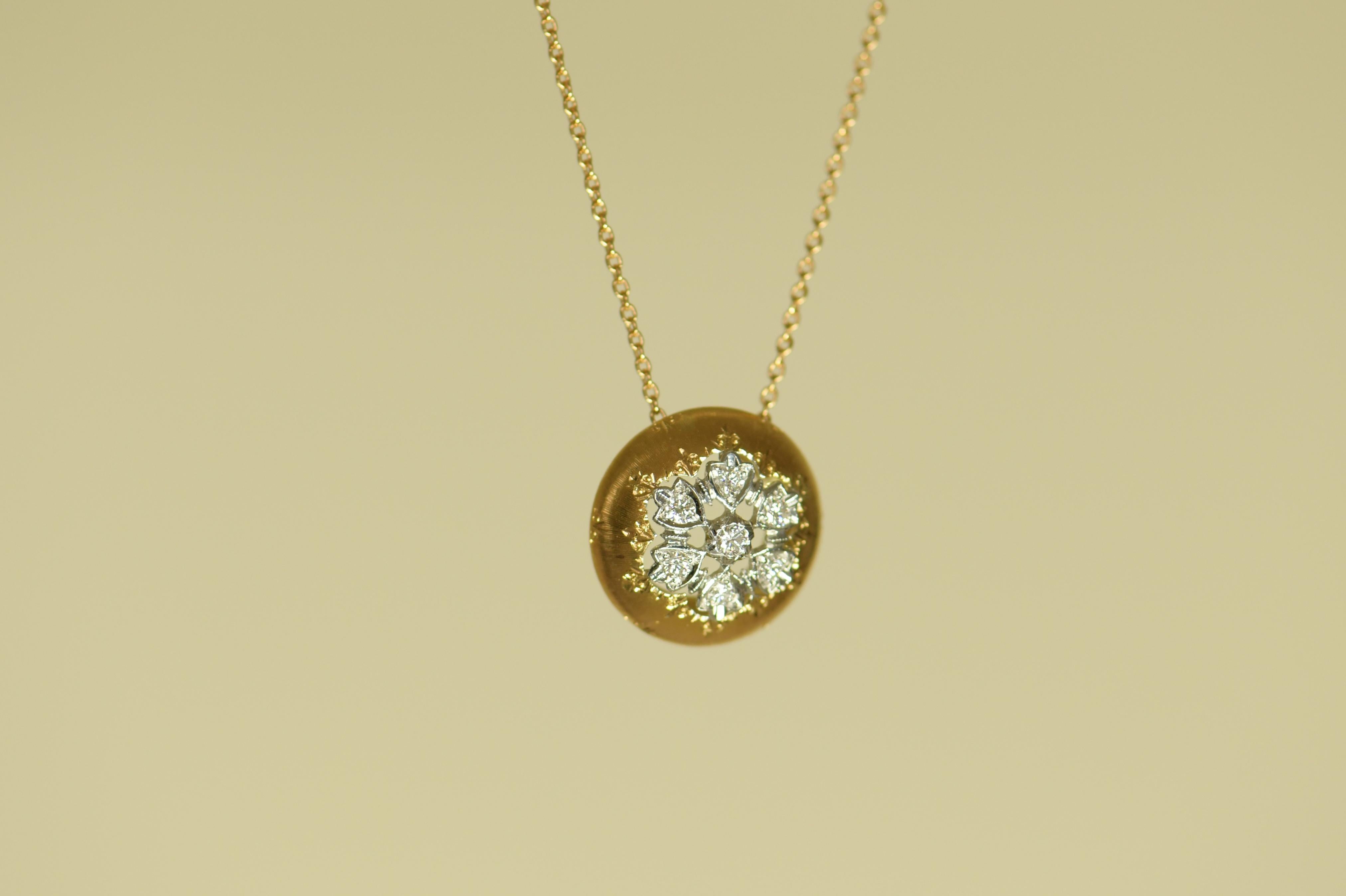 Women's or Men's 18 Karat Yellow Gold Diamond Pendant Necklace For Sale