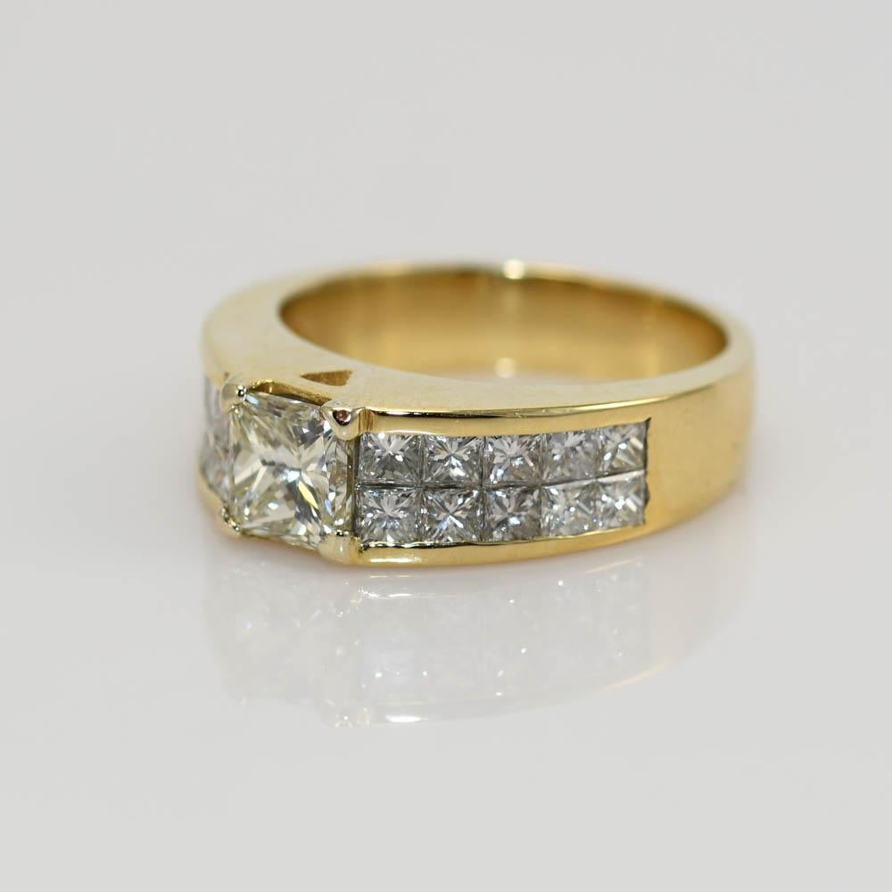 18K Yellow Gold Diamond Ring 2.00ct In Excellent Condition For Sale In Laguna Beach, CA