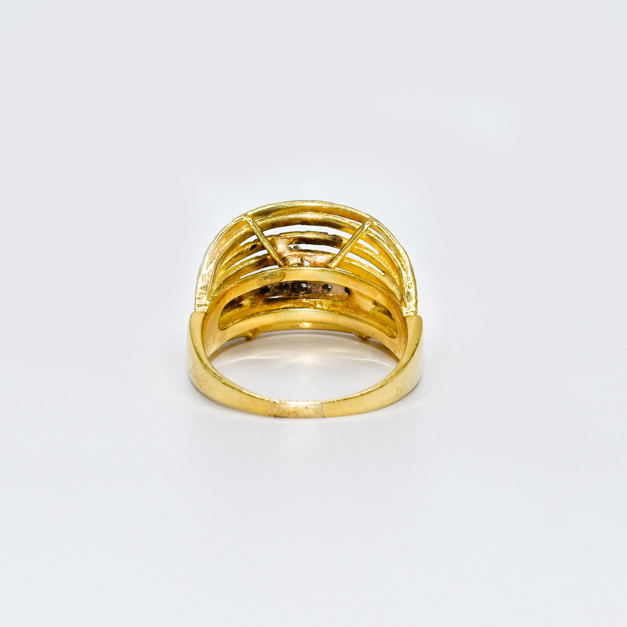 18k Yellow Gold Diamond Ring, 7.6gr In Excellent Condition For Sale In Laguna Beach, CA