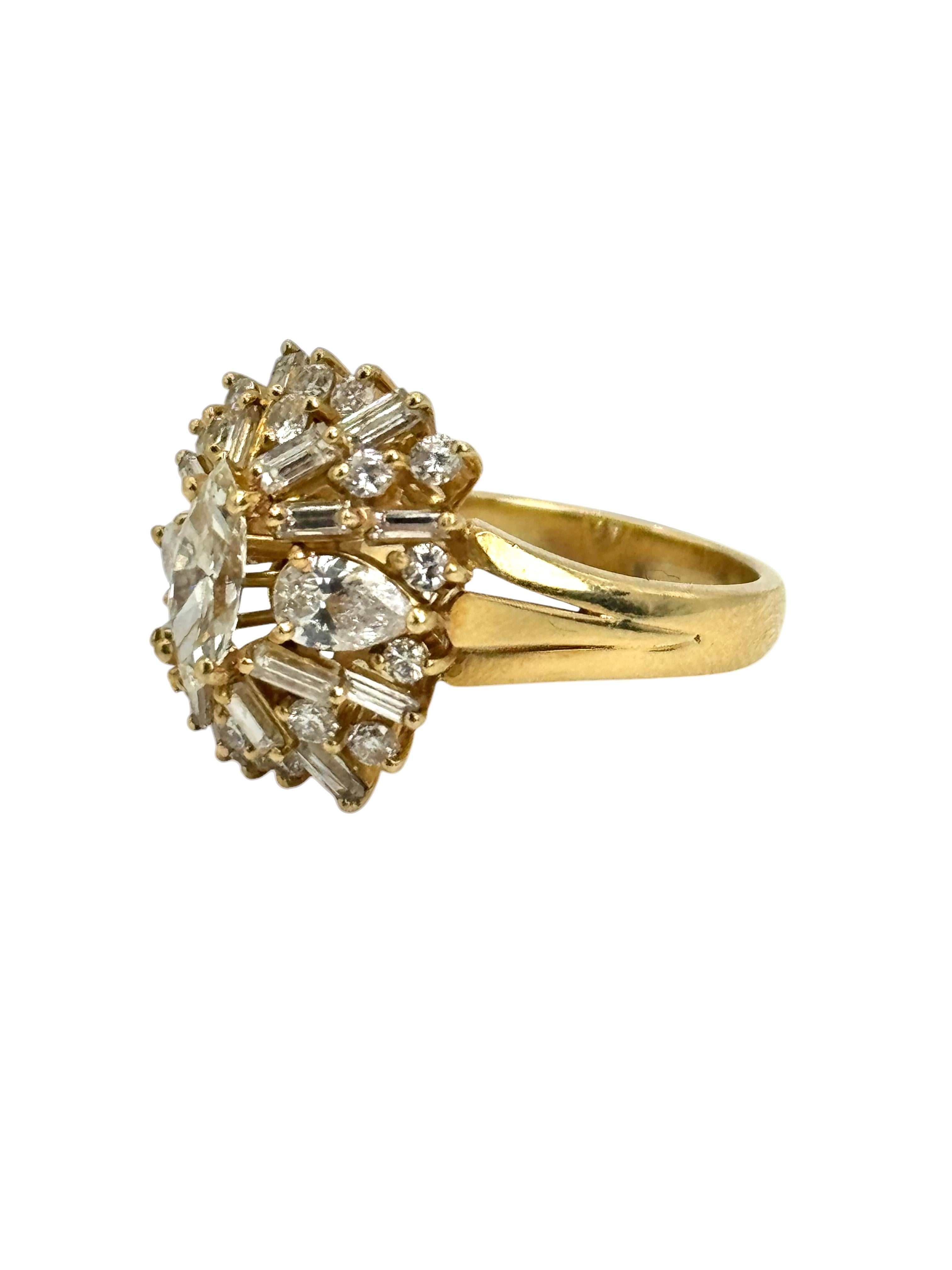 Bague en or jaune 18 carats diamant marquise centrale environ 2,05 carats

