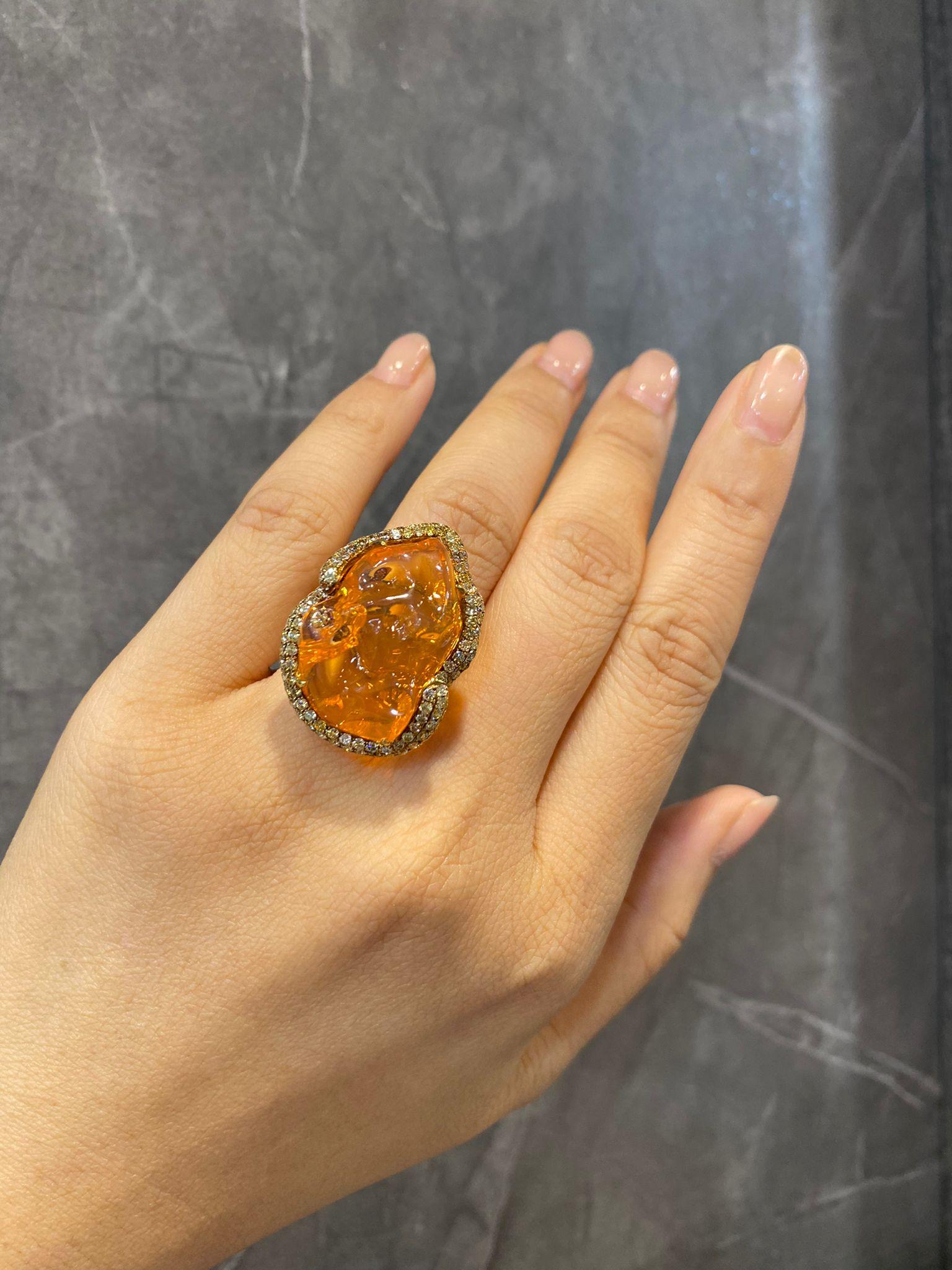 18 Karat Gelbgold Diamantring mit Opal im Zustand „Neu“ im Angebot in Central, HK