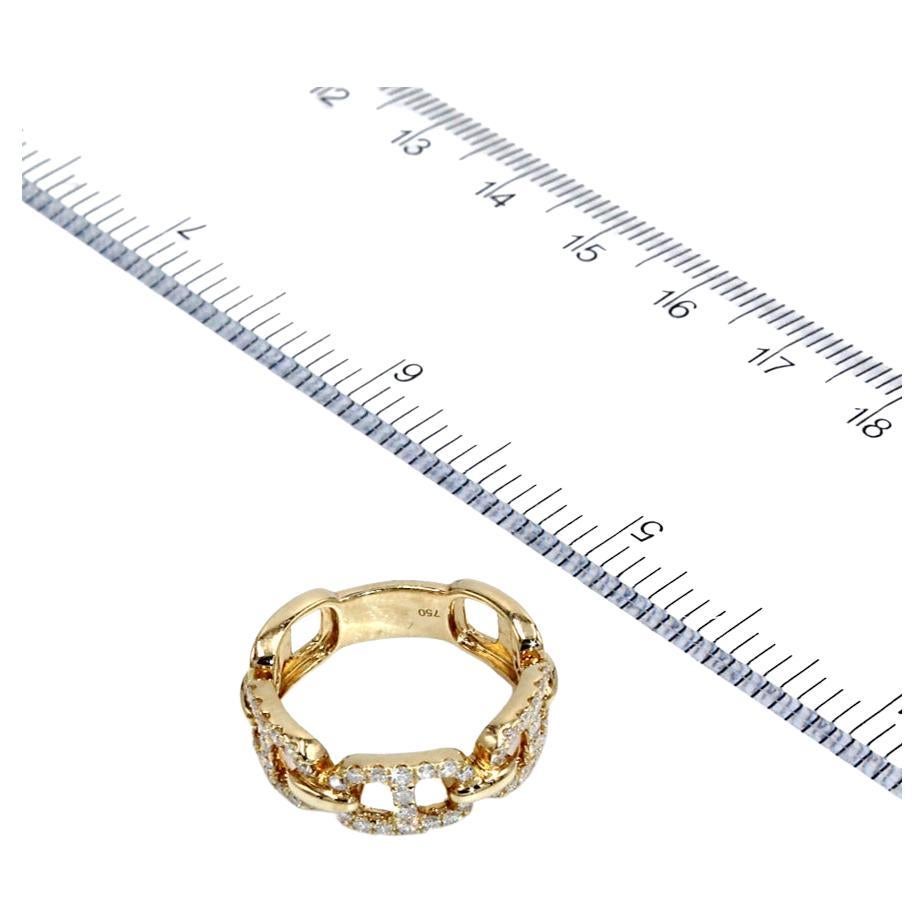 Contemporary 18K Yellow Gold Diamond Link Ring with Round Diamonds For Sale