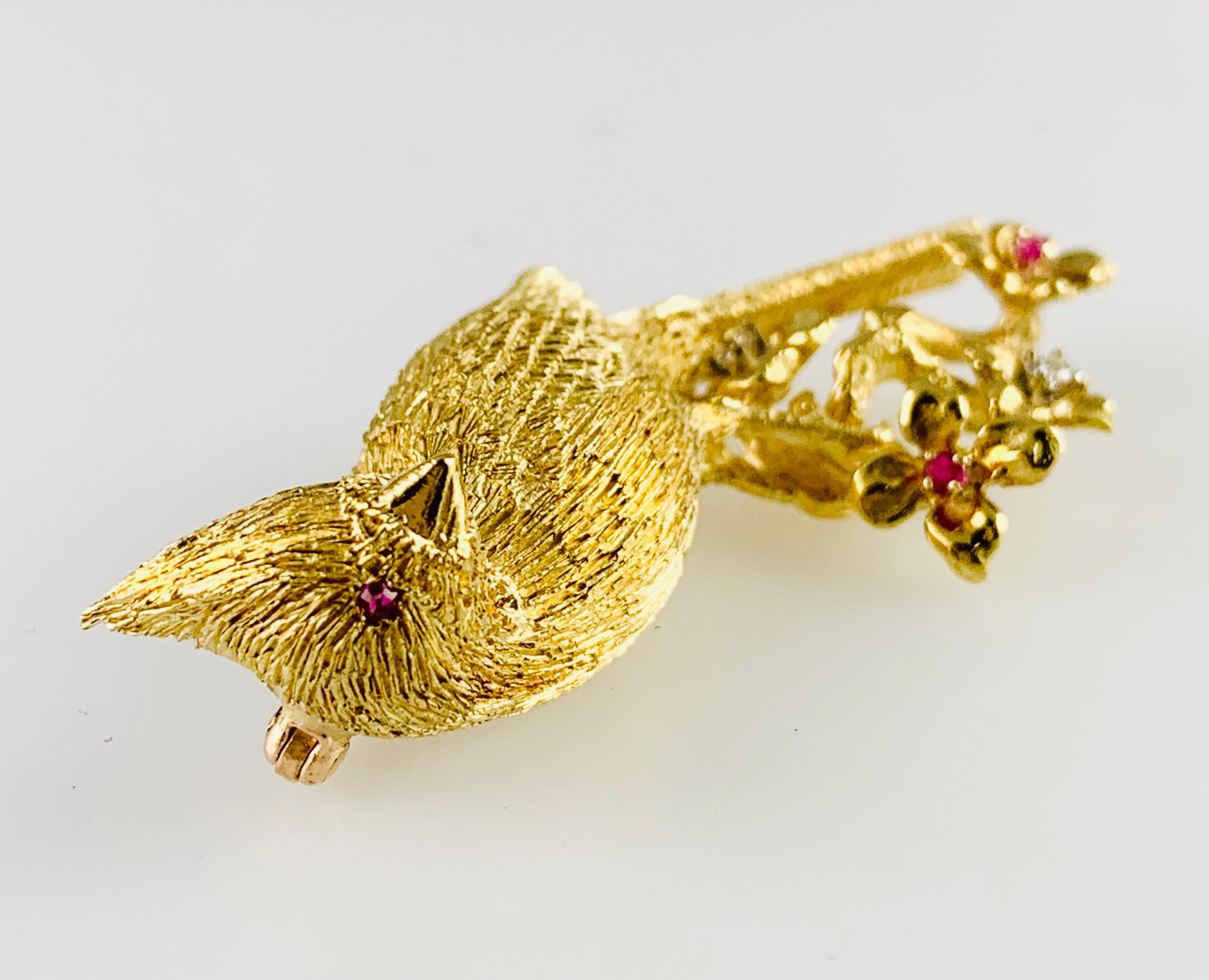 18 Karat Yellow Gold Diamond and Ruby Bird Brooch / Pin 4