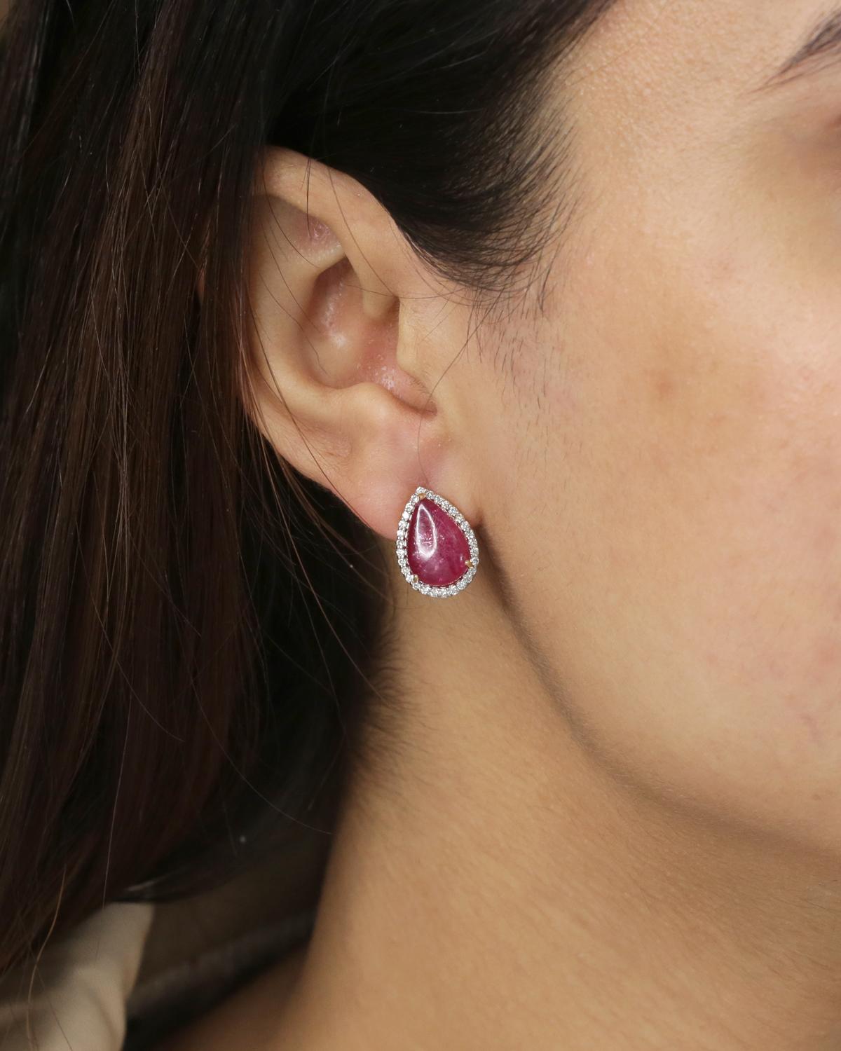 18K Yellow Gold Diamond Ruby Earring In New Condition For Sale In New York, NY