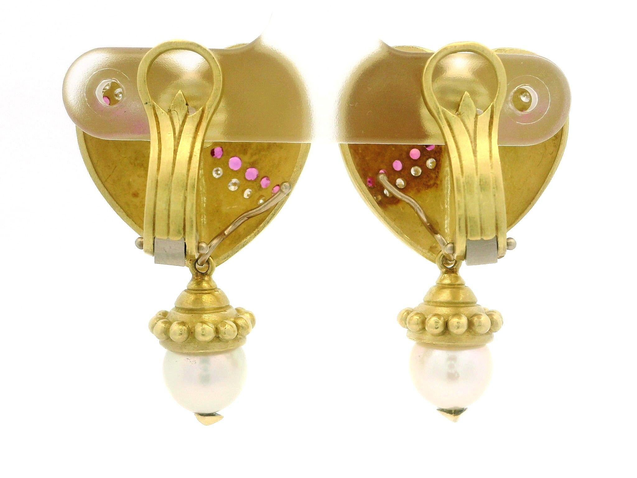 Boucles d'oreilles pendantes ou clous d'oreilles en or jaune 18k diamant rubis perle coeur soufflé en vente 3