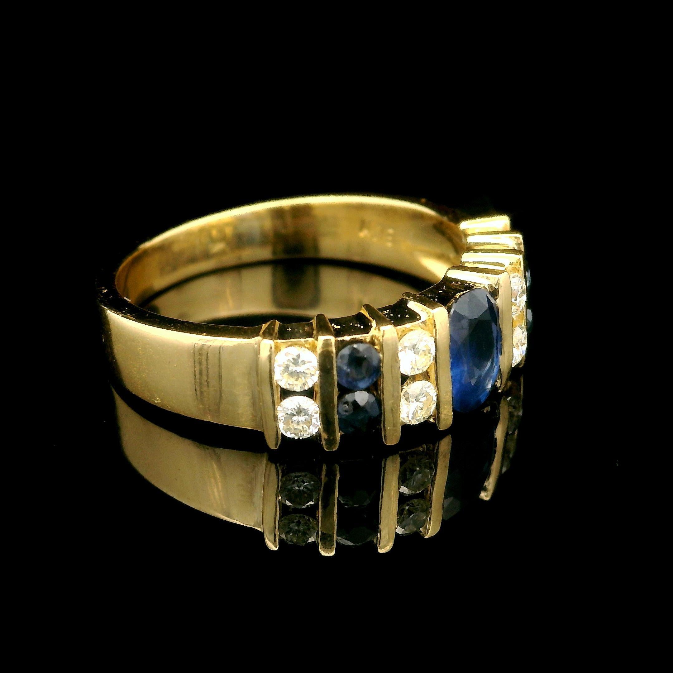 18k Yellow Gold Diamond & Sapphire Alternating Stack Band Ring In Excellent Condition For Sale In Montclair, NJ