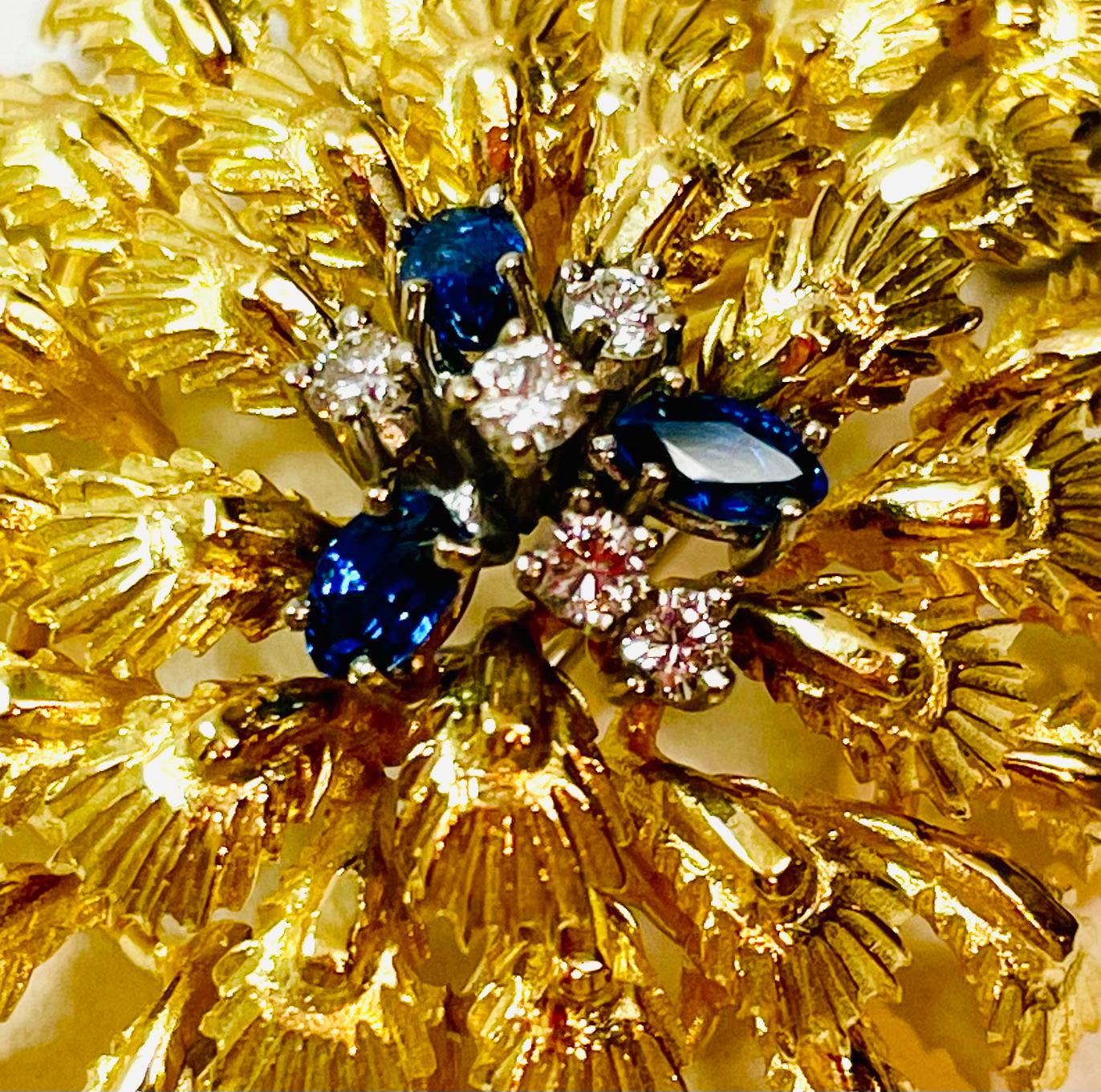 18K Yellow Gold Diamond Sapphire Brooch In Excellent Condition For Sale In Huntington Woods, MI