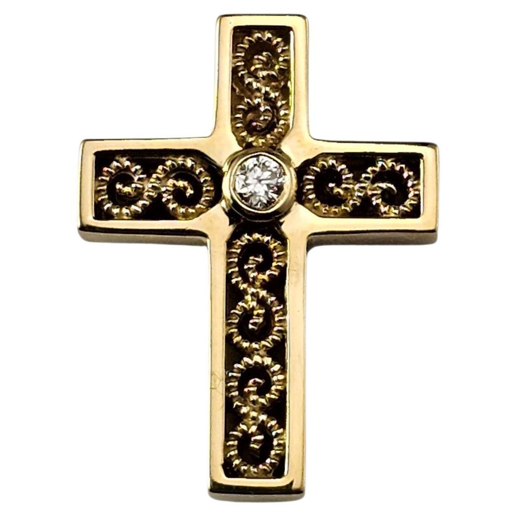 18K Yellow Gold Diamond Scroll Design Cross Pendant #24186 en venta