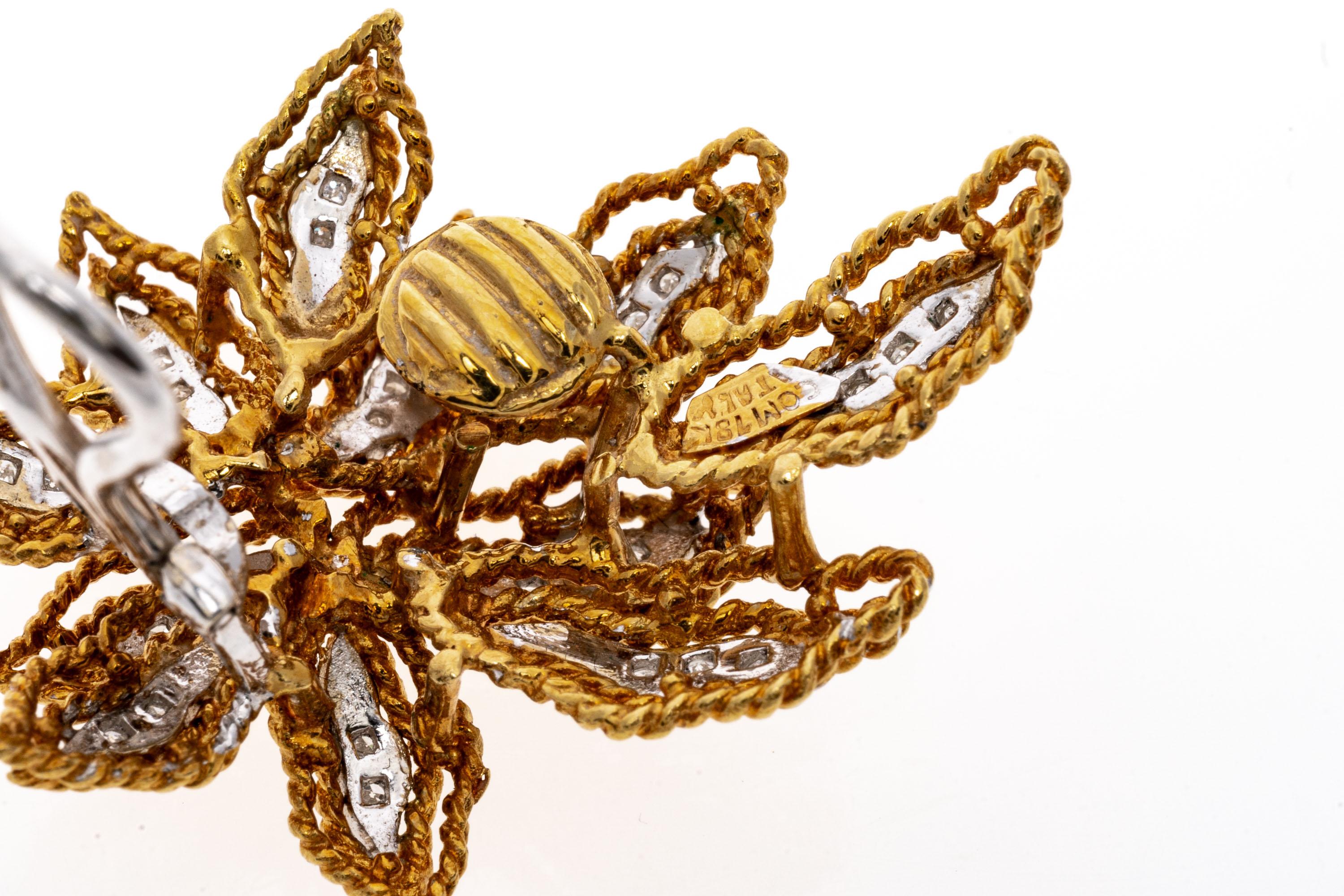 18 Karat Gelbgold Cluster-Ohrringe mit Diamantbesatz und Blattmotiv im Zustand „Gut“ im Angebot in Southport, CT