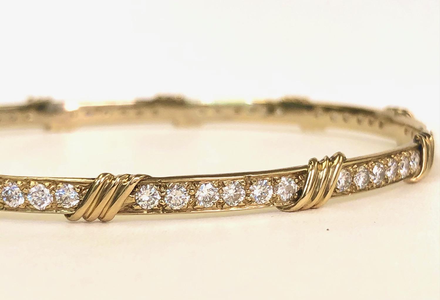 Contemporary 18 Karat Yellow Gold Diamond Slip-On Bangle Bracelet For Sale