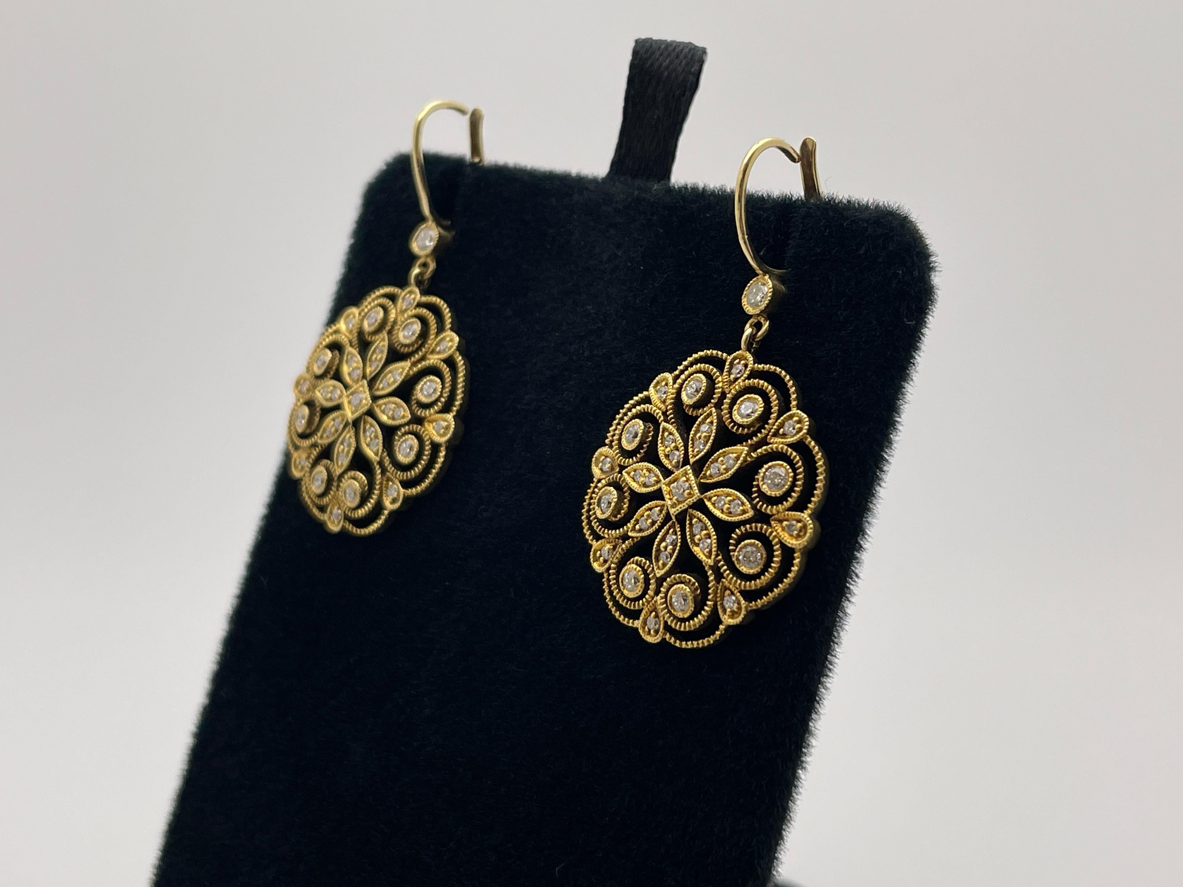 18K Yellow Gold Diamond Snowflake Earrings In Excellent Condition For Sale In Westport, CT