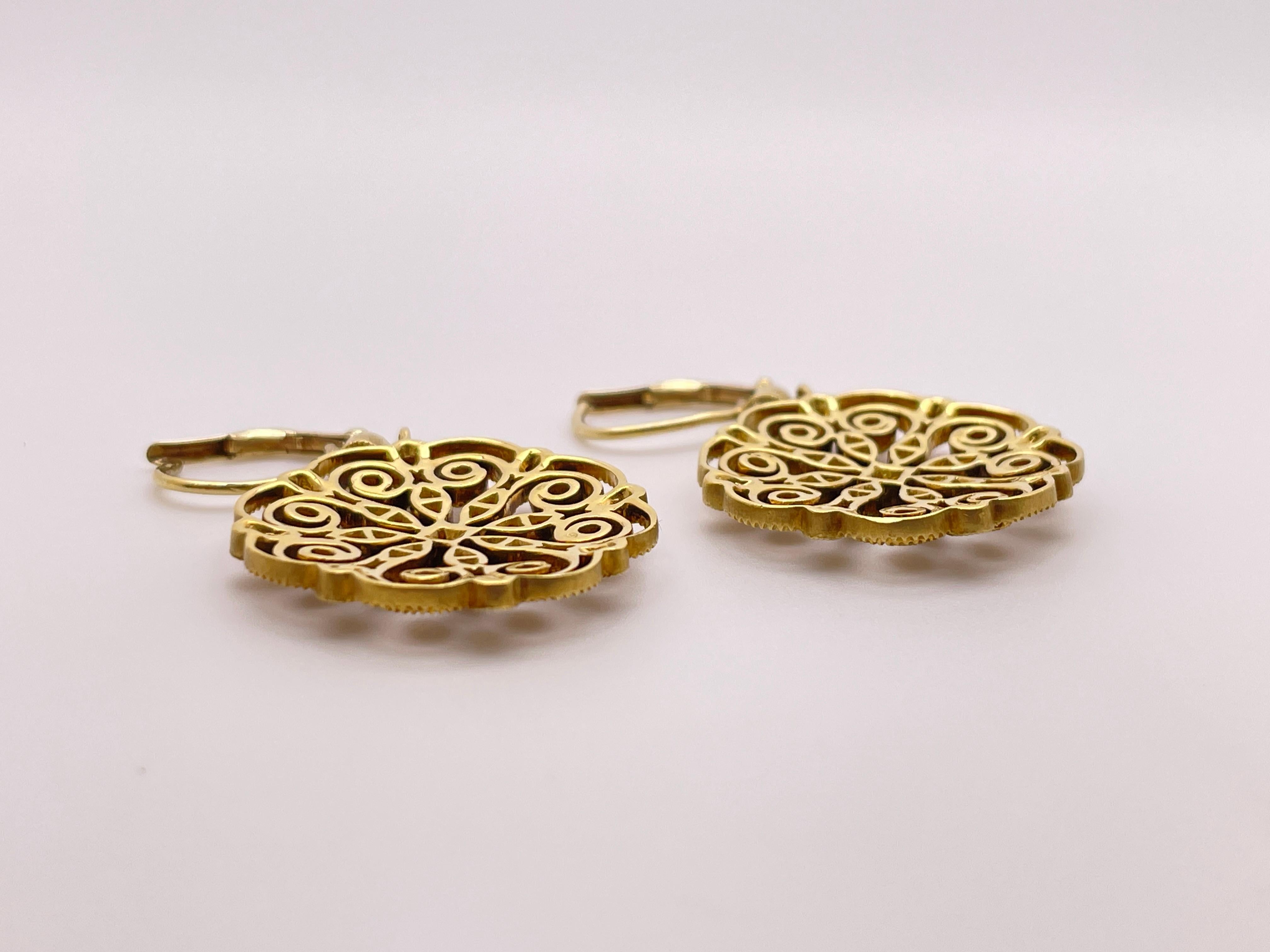 18K Yellow Gold Diamond Snowflake Earrings For Sale 2