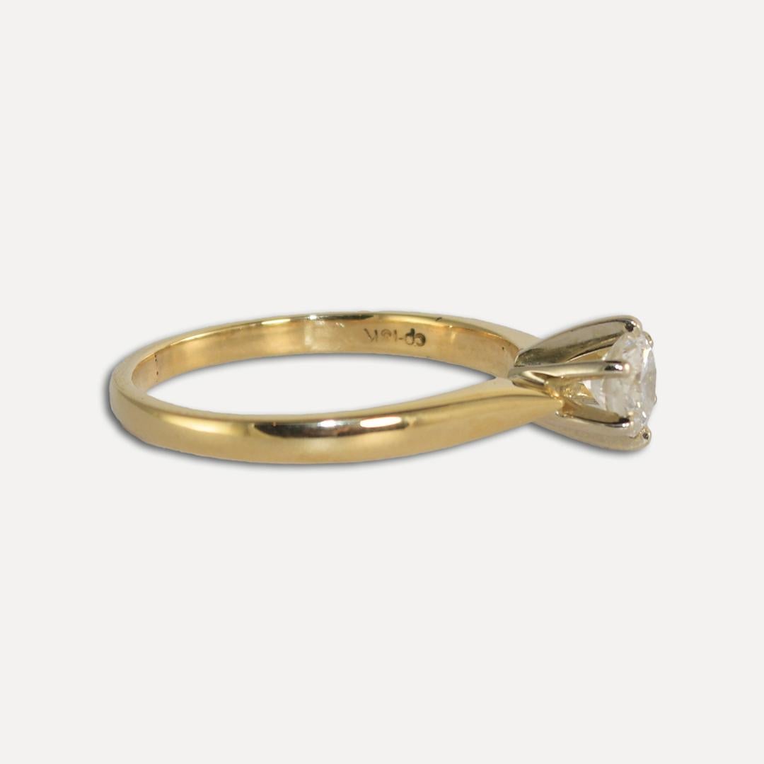 Round Cut 18K Yellow Gold Diamond Solitaire Ring 0.50ct For Sale