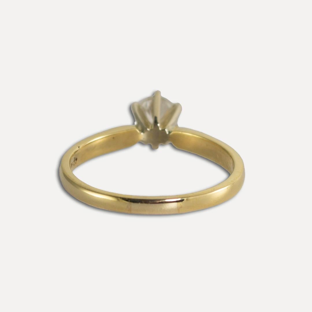 18K Yellow Gold Diamond Solitaire Ring 0.50ct In Excellent Condition For Sale In Laguna Beach, CA
