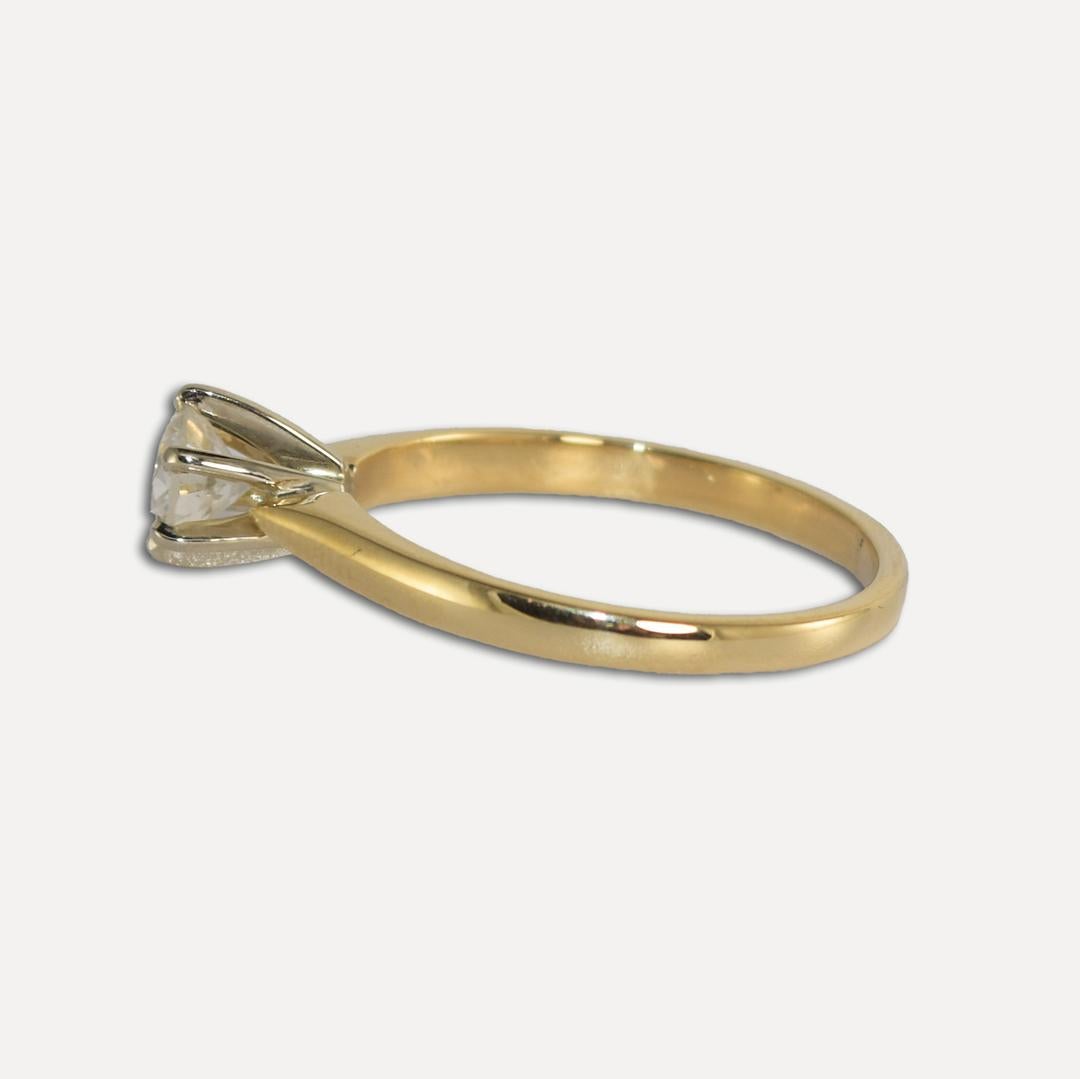 Women's or Men's 18K Yellow Gold Diamond Solitaire Ring 0.50ct For Sale