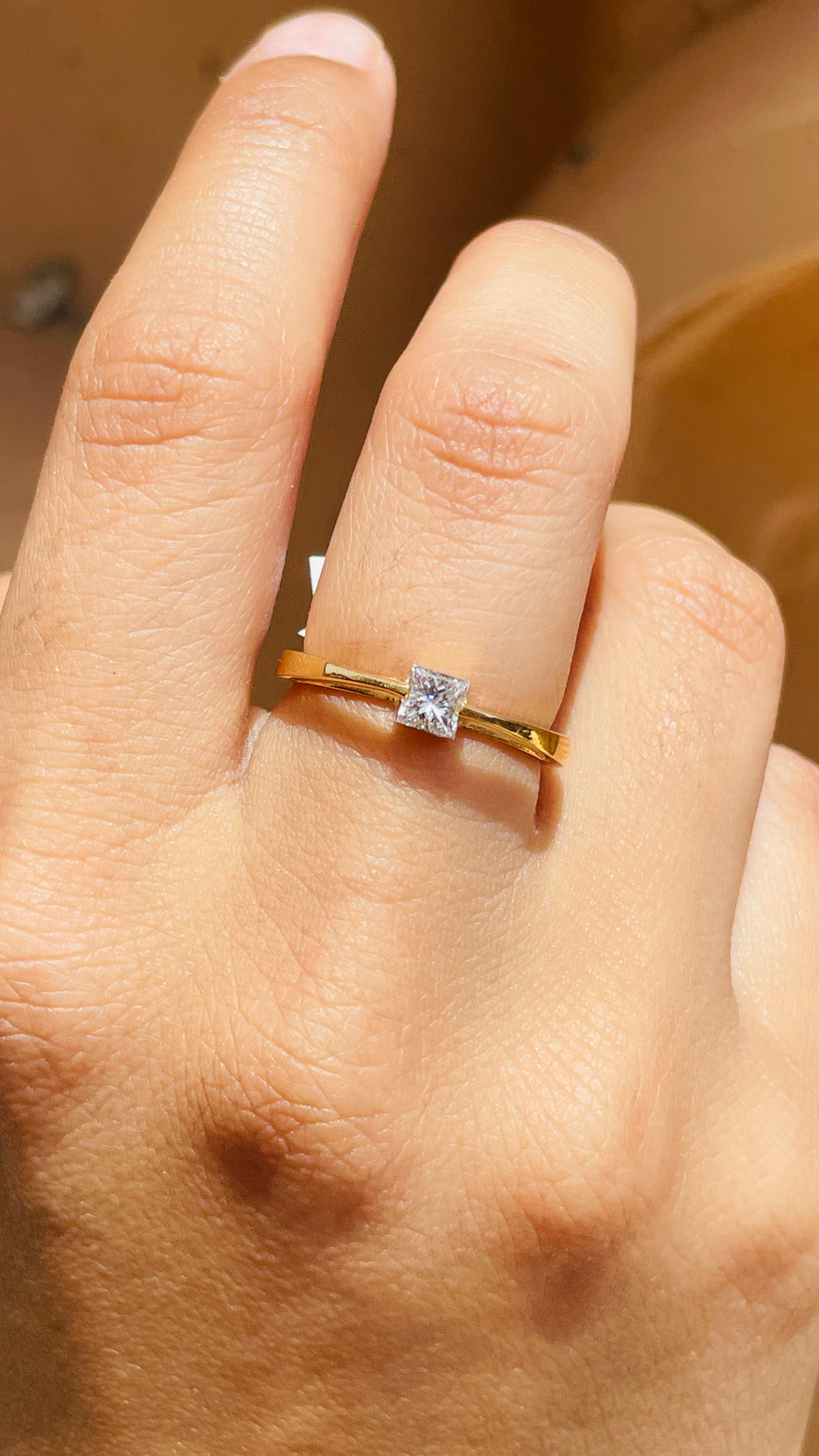For Sale:  18k Yellow Gold Natural Diamond Solitaire Ring 11