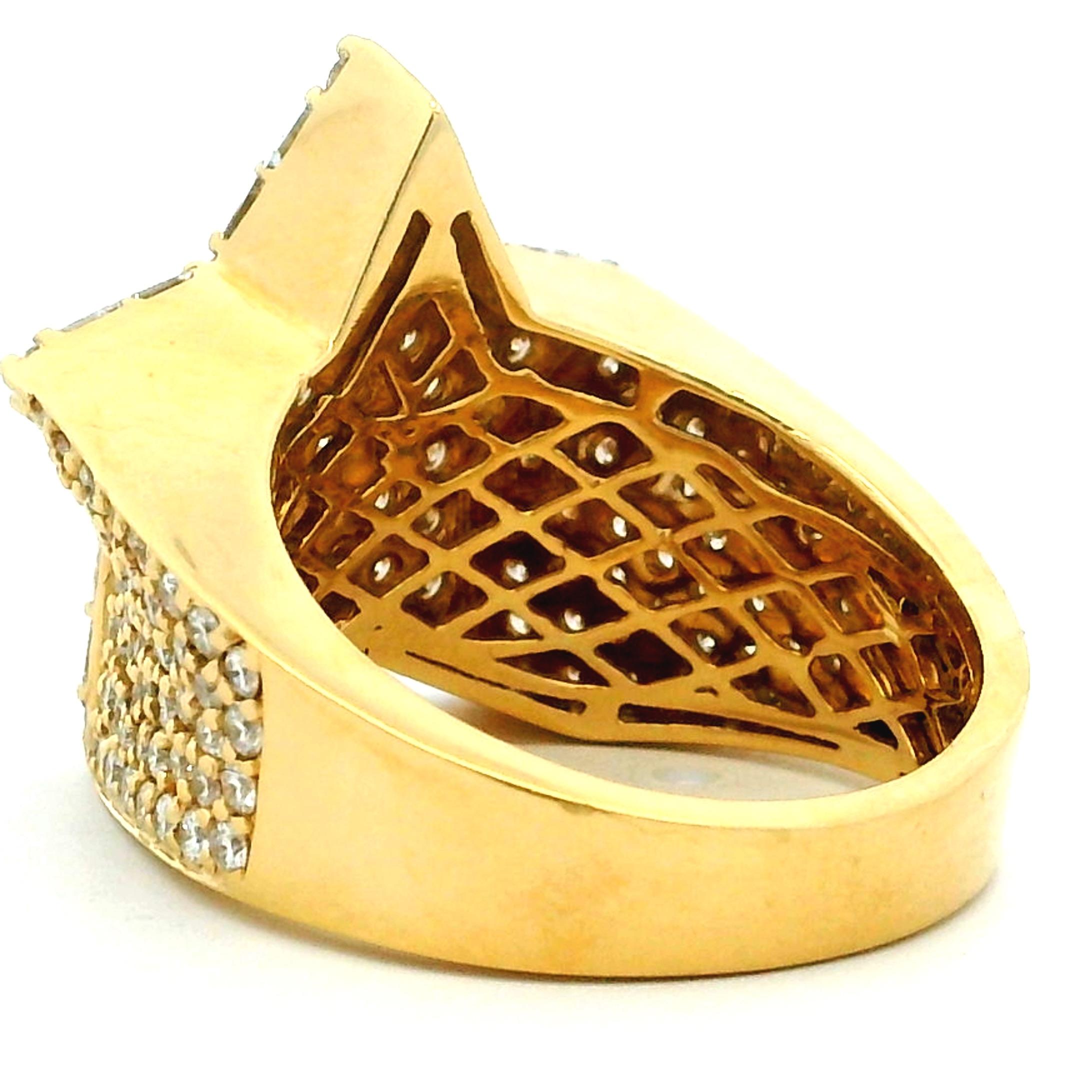 Bague de déclaration en or jaune 18K avec diamant en étoile, 3,50 carats, c. 1990 en vente 4