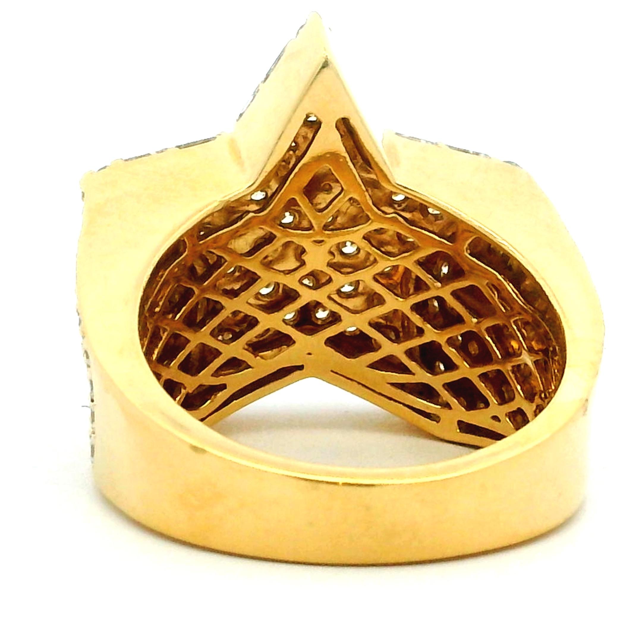 Bague de déclaration en or jaune 18K avec diamant en étoile, 3,50 carats, c. 1990 en vente 5