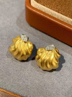 18K Yellow Gold Diamond Stud Earrings
