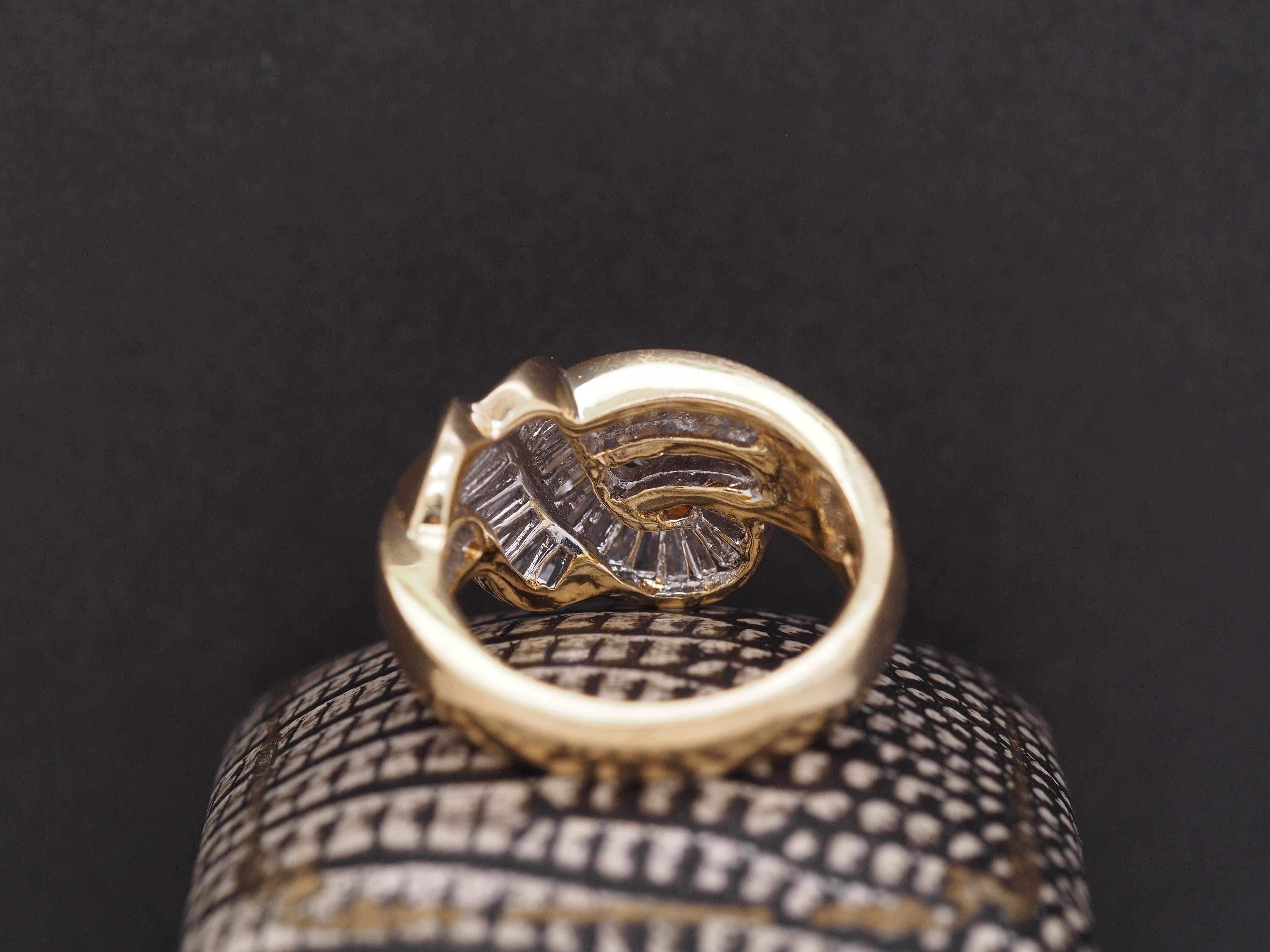 18K Yellow Gold Diamond Swirl Cocktail Ring In Good Condition For Sale In Atlanta, GA