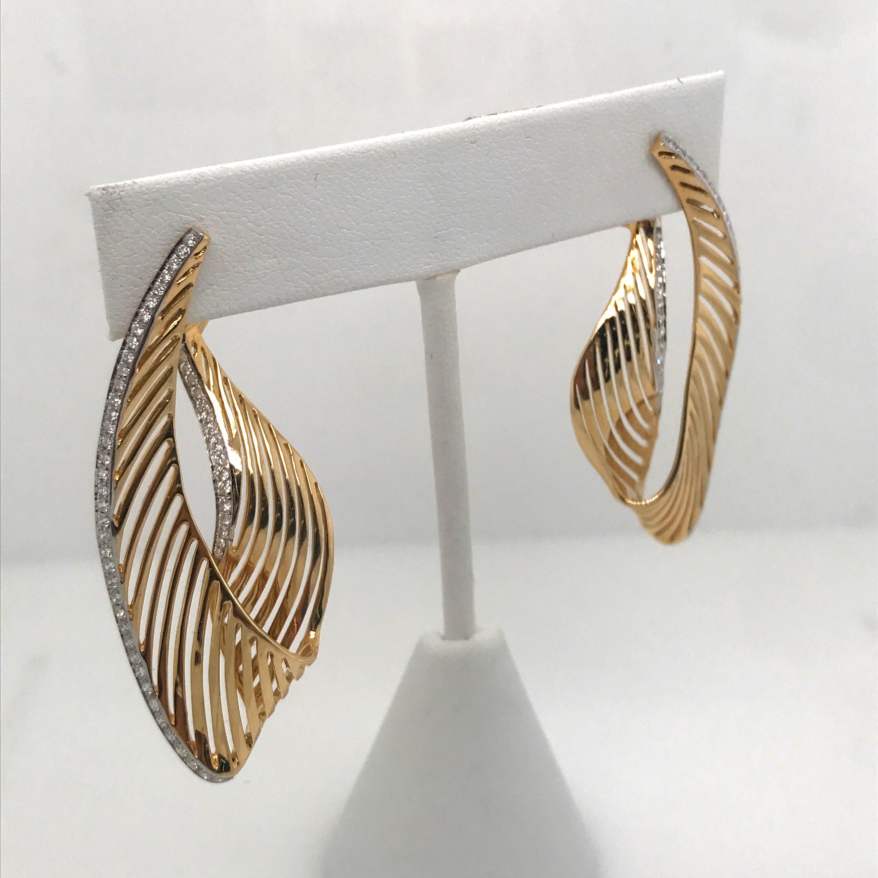 Contemporary 18 Karat Yellow Gold Diamond Swirl Drop Earrings 1.03 Carat