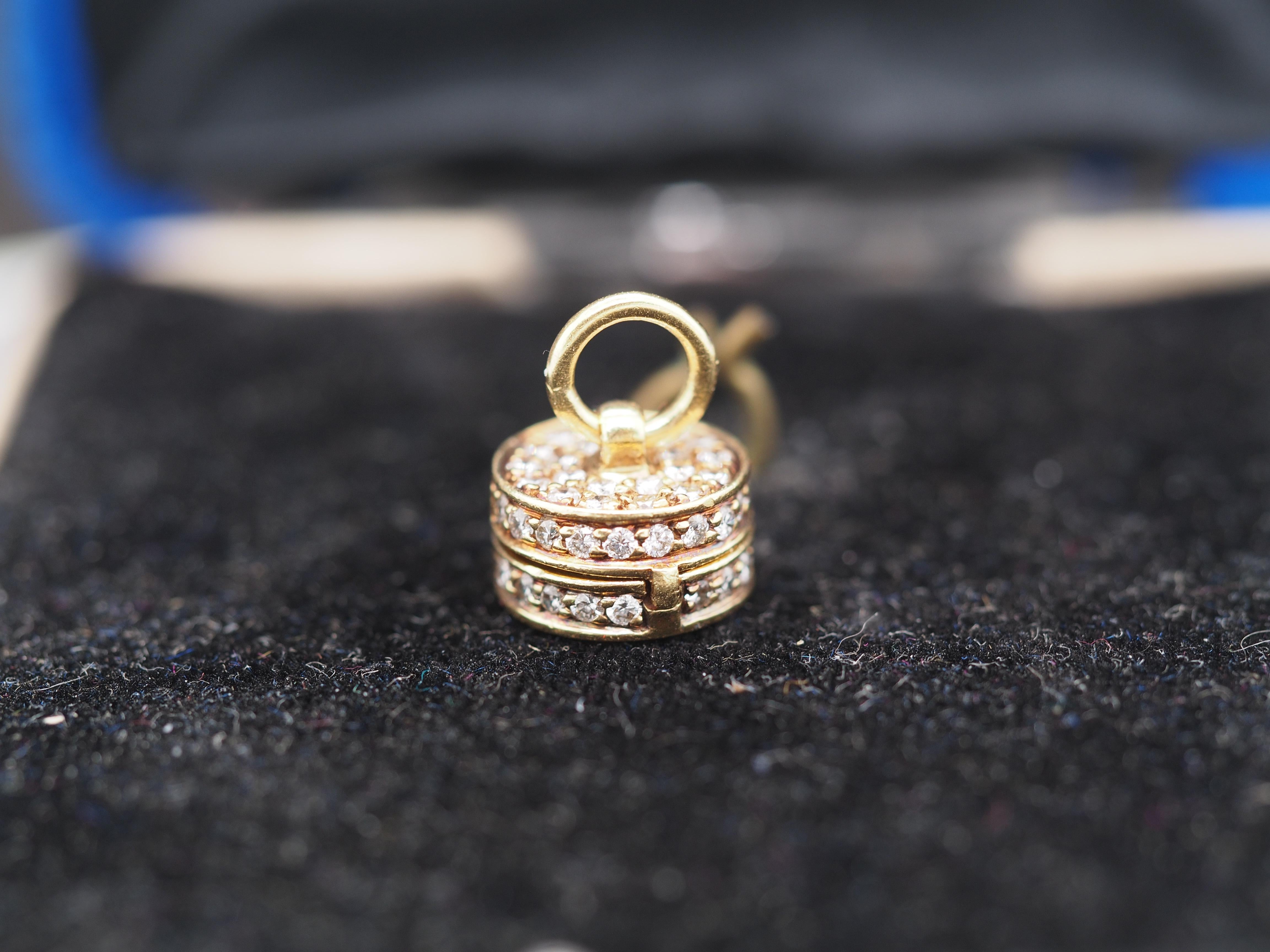 Contemporary 18Karat Yellow Gold Diamond & Turquoise “Peek a Boo” Pendant For Sale