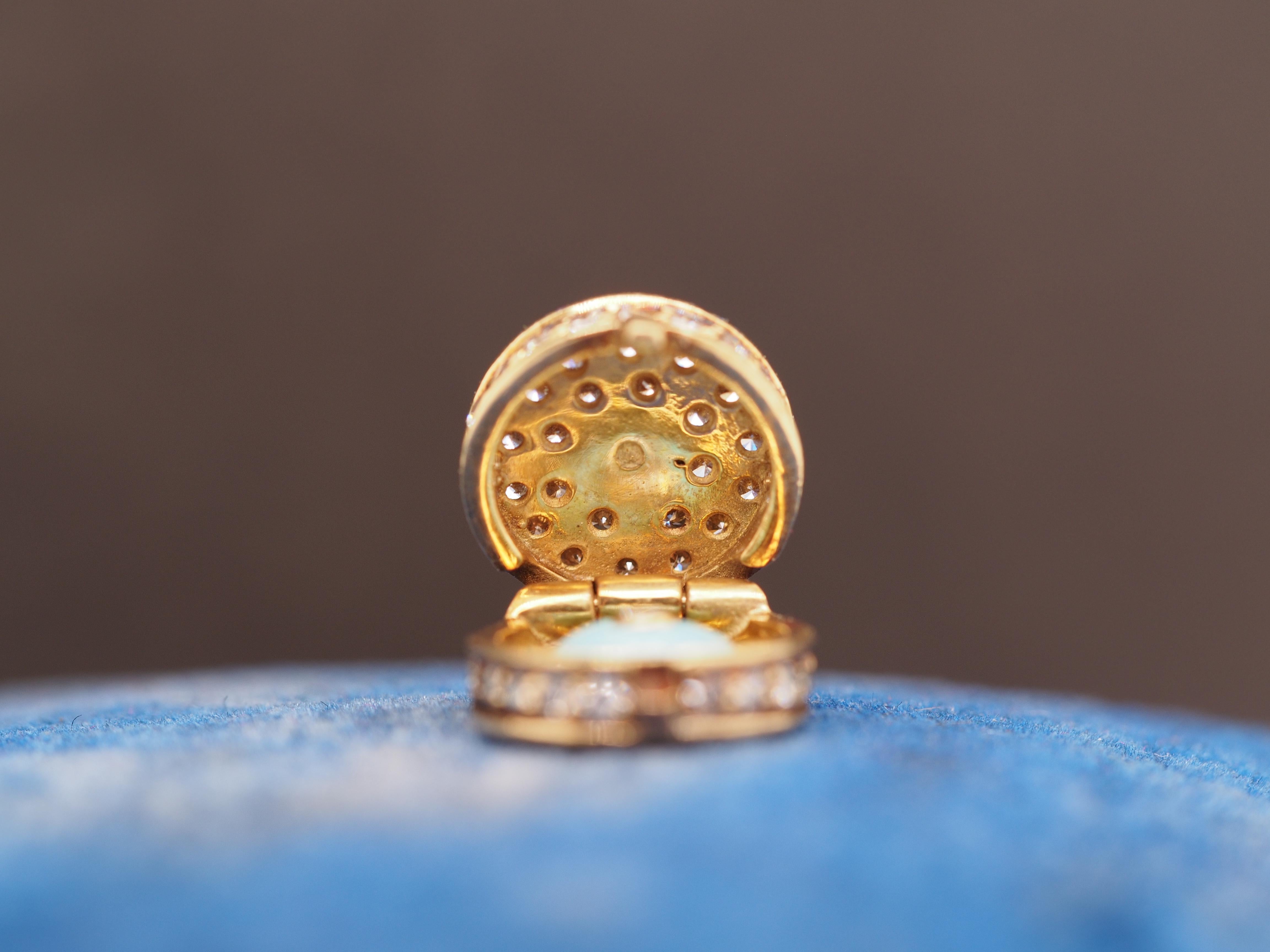 18Karat Yellow Gold Diamond & Turquoise “Peek a Boo” Pendant For Sale 2