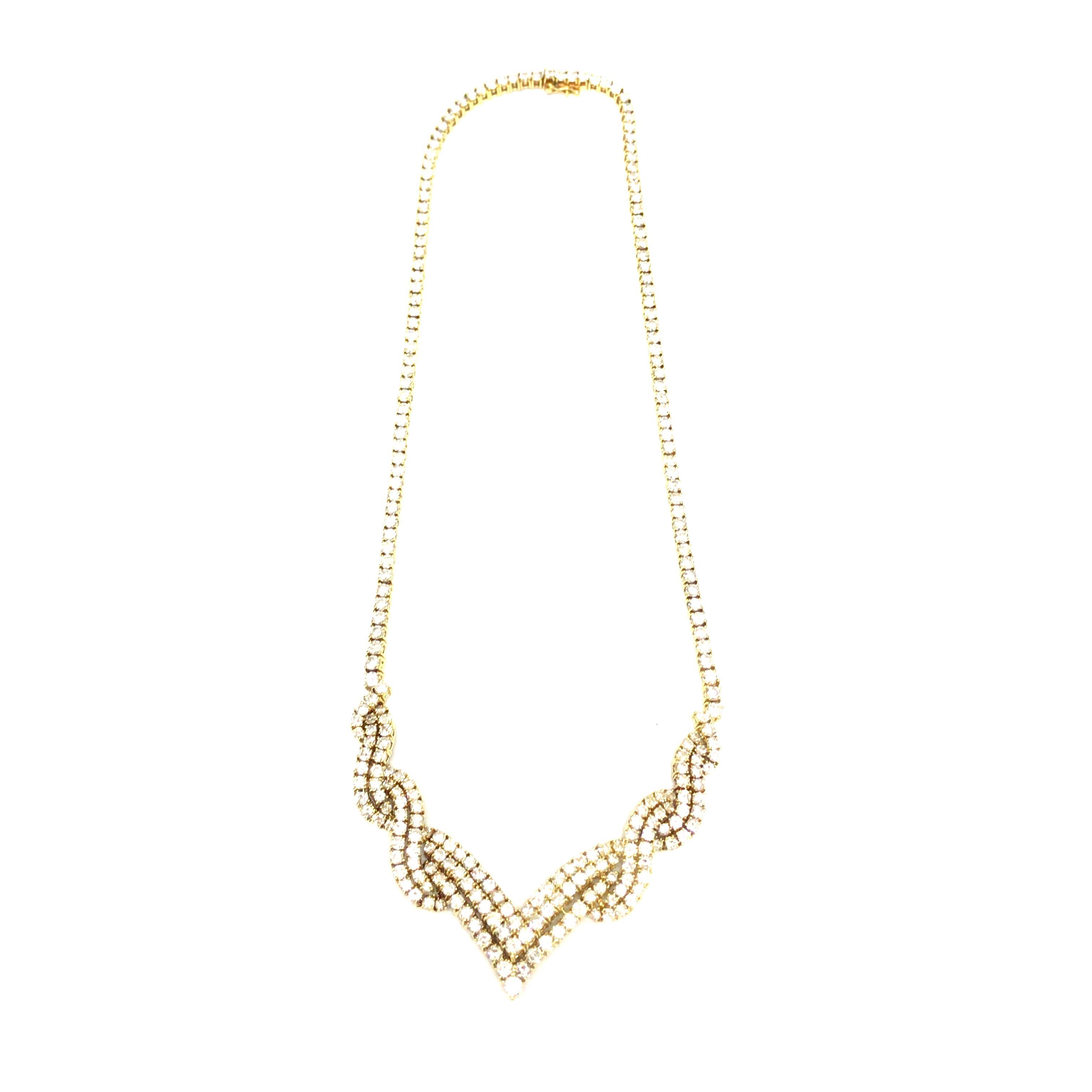 18K Yellow Gold Diamond Weave V Necklace For Sale 2