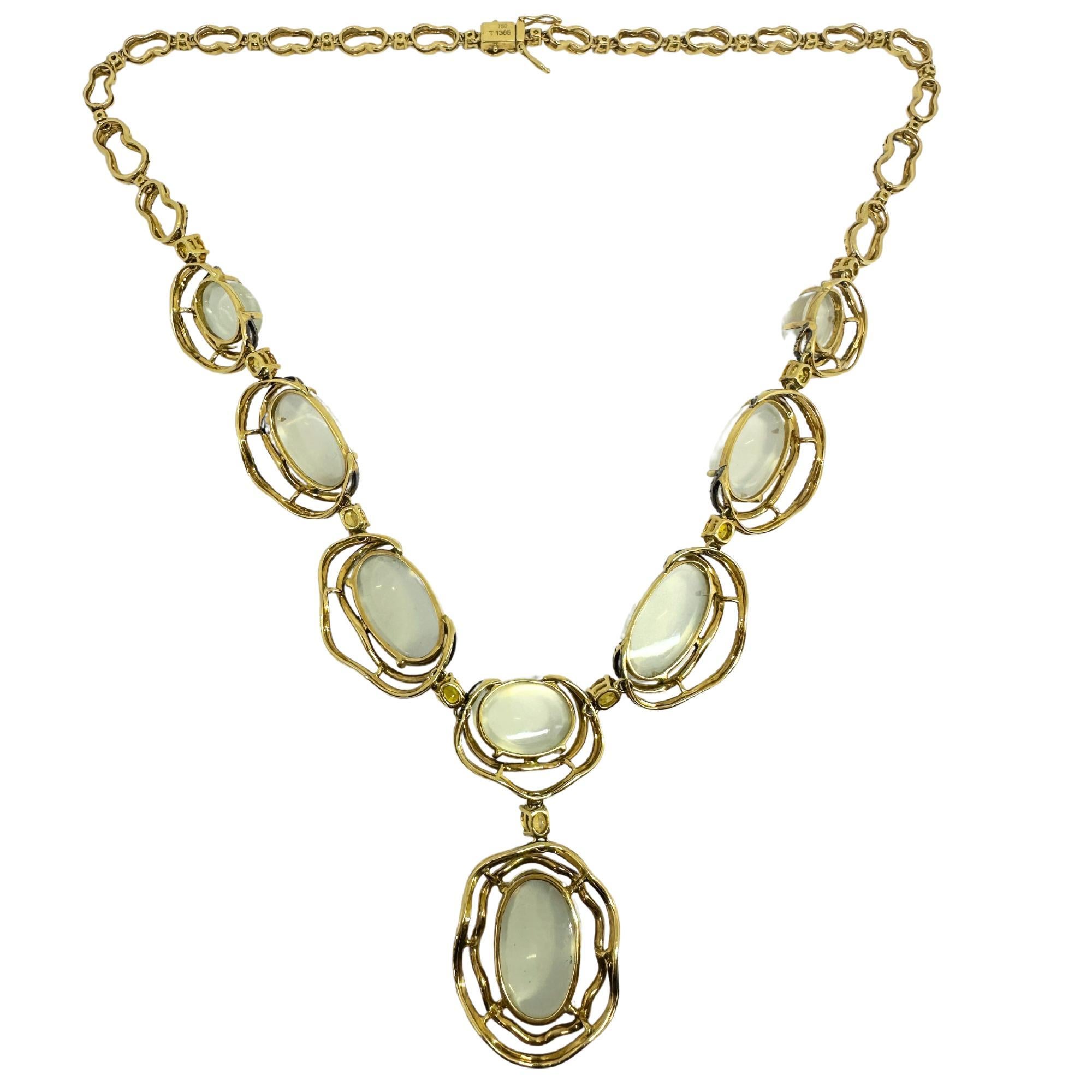 Collana in oro giallo 18K con diamanti, zaffiri gialli e pietre di luna In condizioni buone in vendita a New York, NY