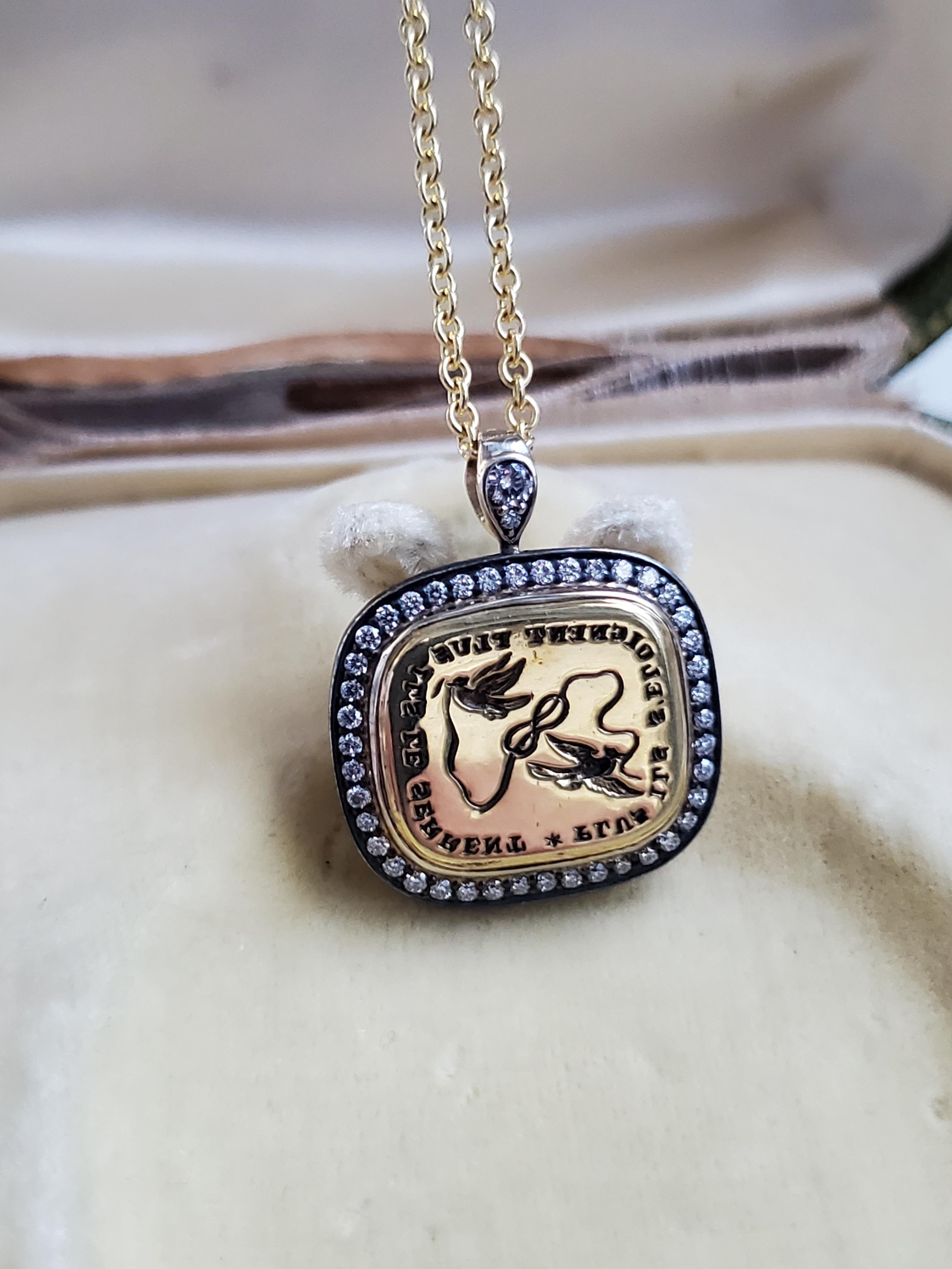 Ciondolo in oro giallo 18k, diamanti e sigillo calcografico antico 