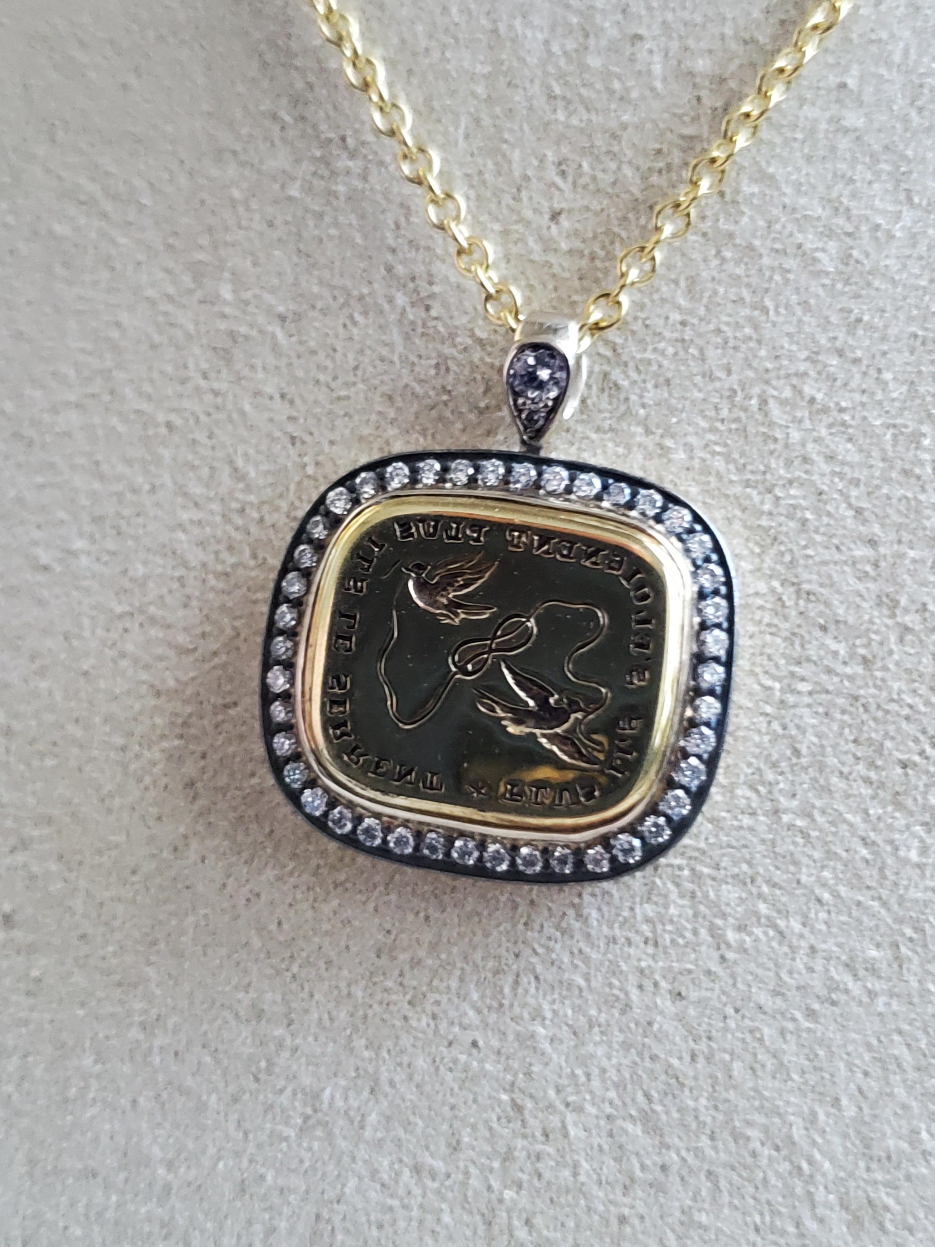 Ciondolo in oro giallo 18k, diamanti e sigillo calcografico antico 