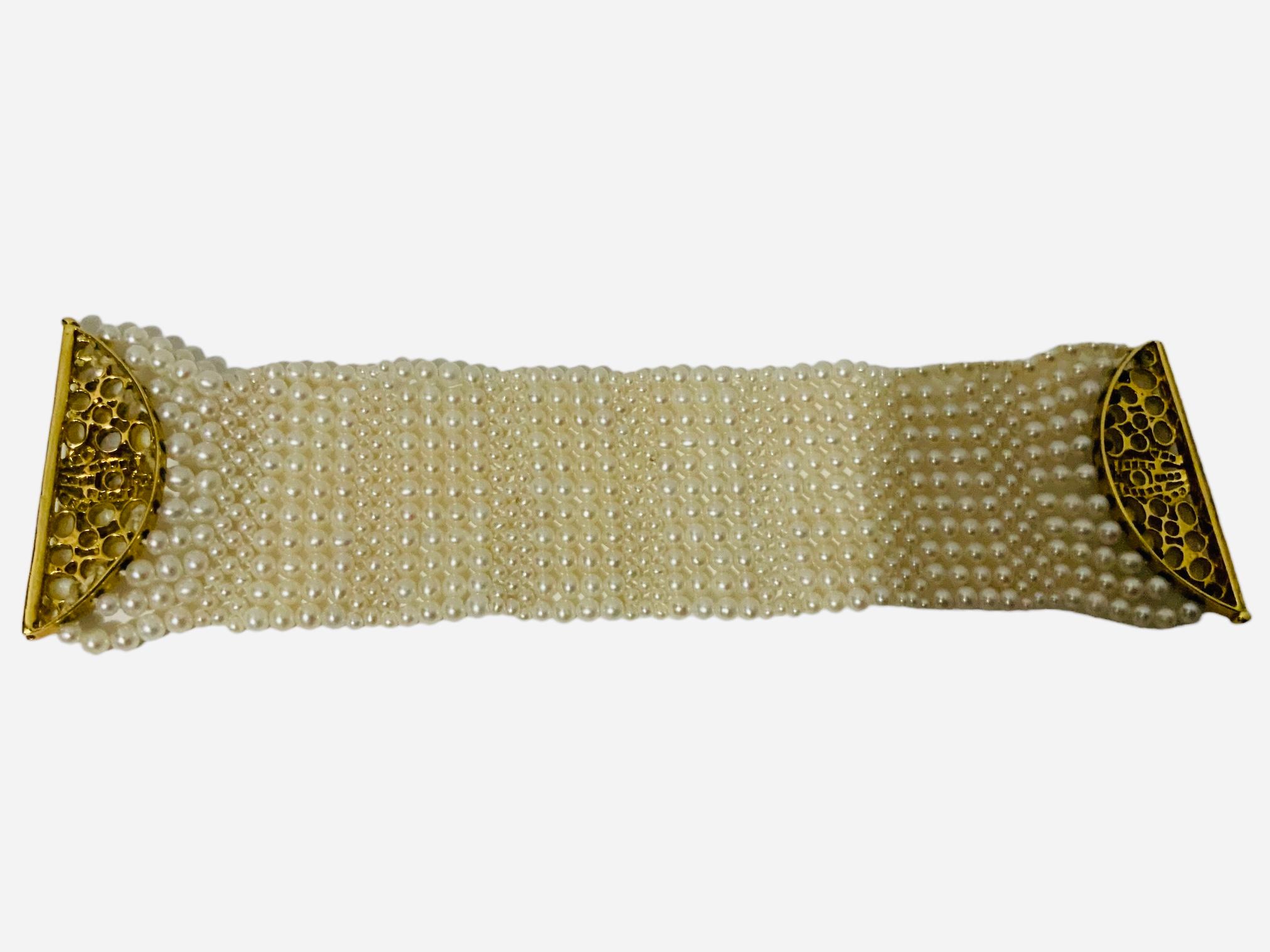 Mehrreihiges Armband aus 18 Karat Gelbgold mit Diamanten und Perlen  im Angebot 2