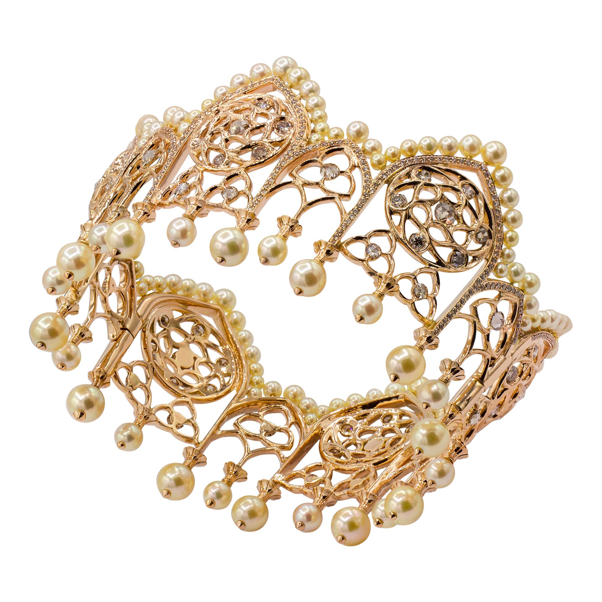 Bracelet jonc en or jaune 18 carats, diamants et perles d' Akoya en vente