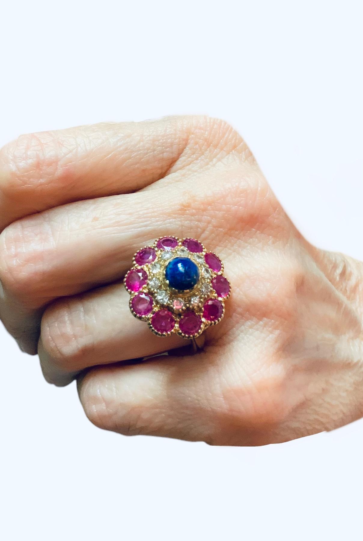 18k Yellow Gold Diamonds, Lapis Lazuli and Rubies Cocktail Ring For Sale 4