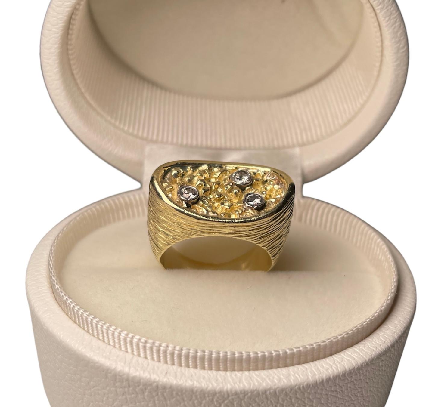 18K Yellow Gold Diamonds Men Ring For Sale 7